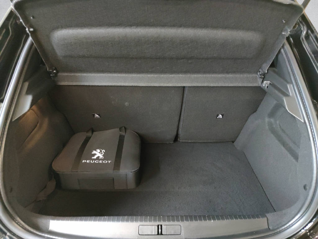 PEUGEOT 208 e-Allure-image-7