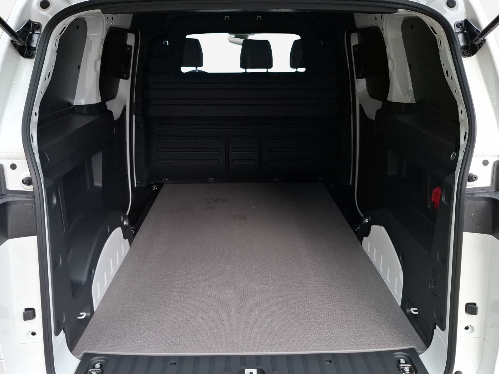 VW ID. Buzz Cargo Pro-image-12