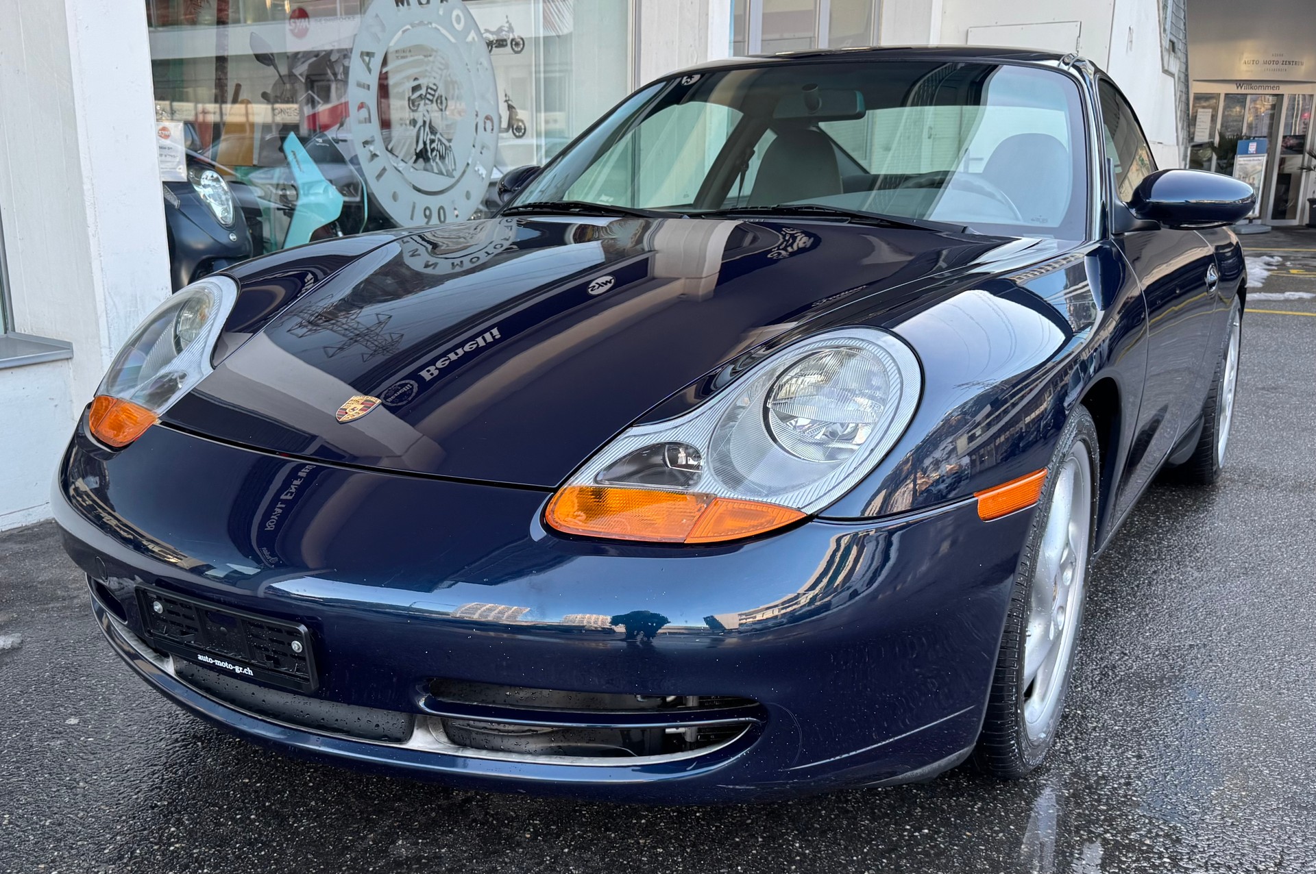 PORSCHE 911 Carrera-image-5
