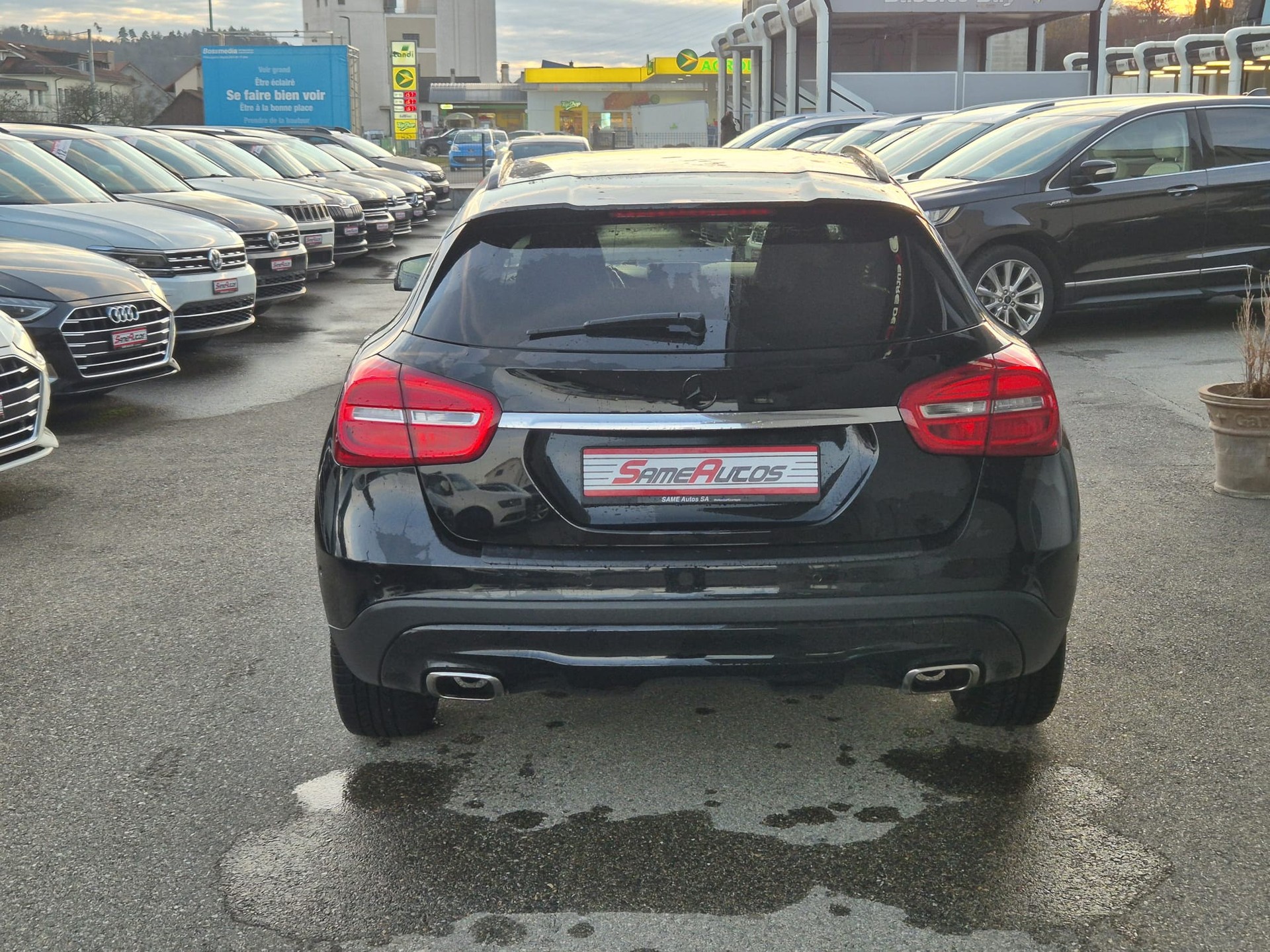 MERCEDES-BENZ GLA 200-image-2