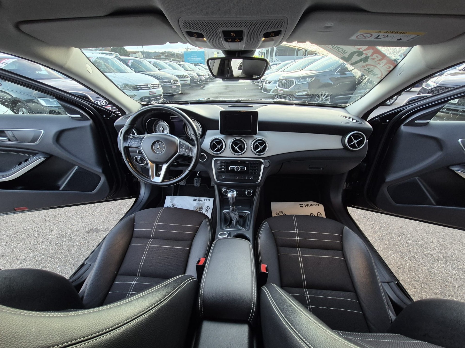 MERCEDES-BENZ GLA 200-image-8