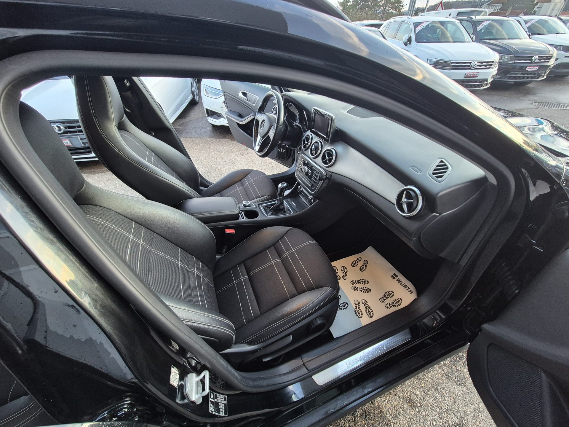 MERCEDES-BENZ GLA 200-image-7