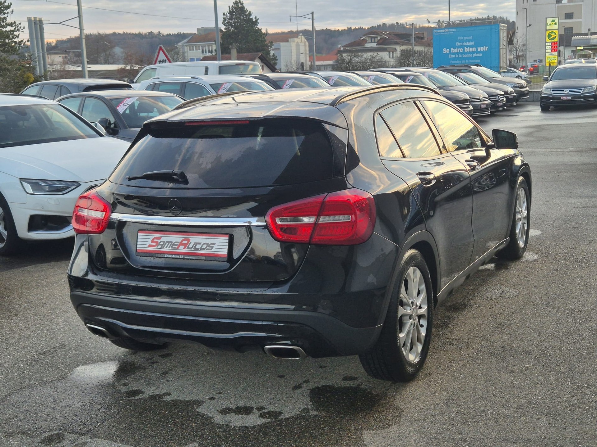MERCEDES-BENZ GLA 200-image-1