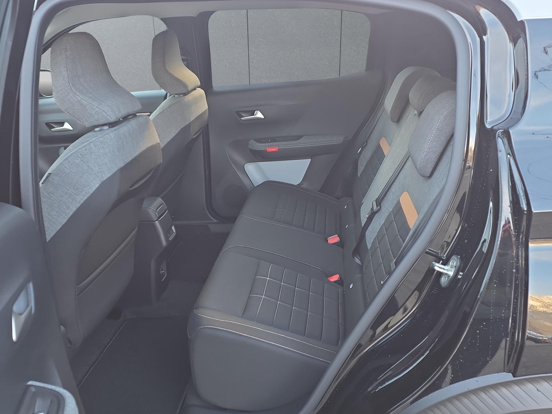 CITROEN e-C3 Aircross long range Plus-image-10