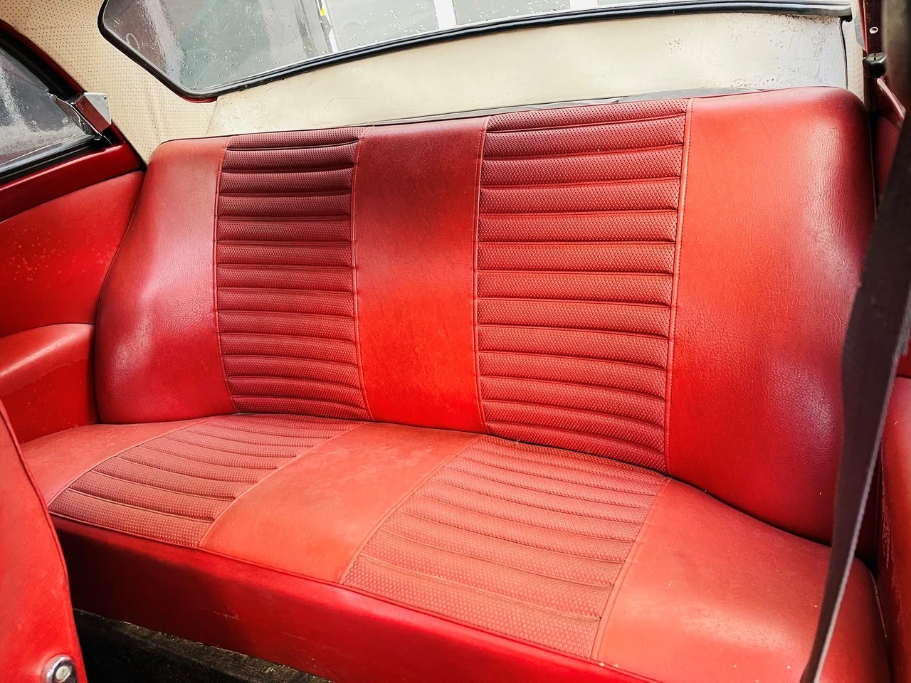 VOLVO 121 Coupé-image-12