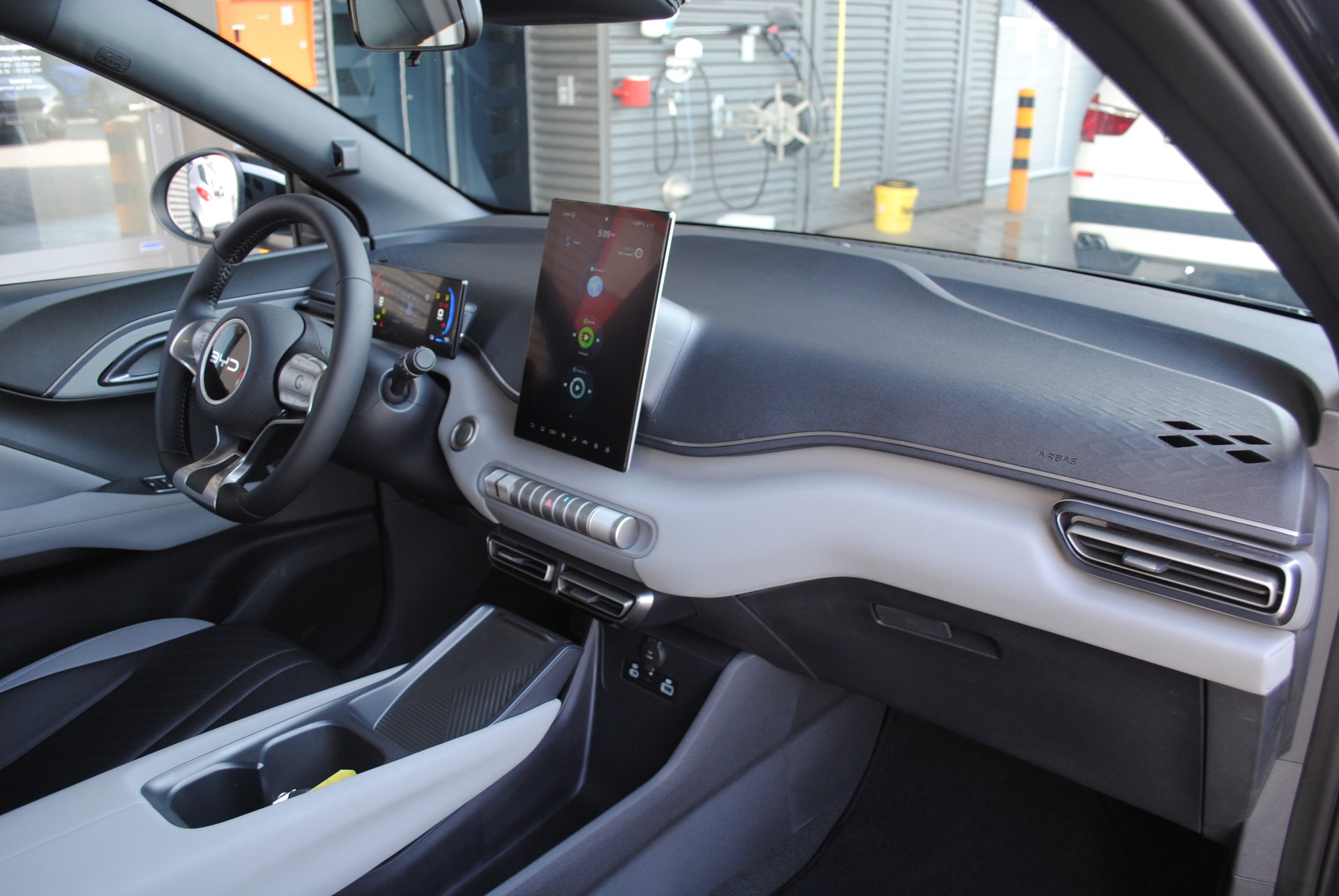 BYD Dolphin Surf 43 kWh Comfort-image-11