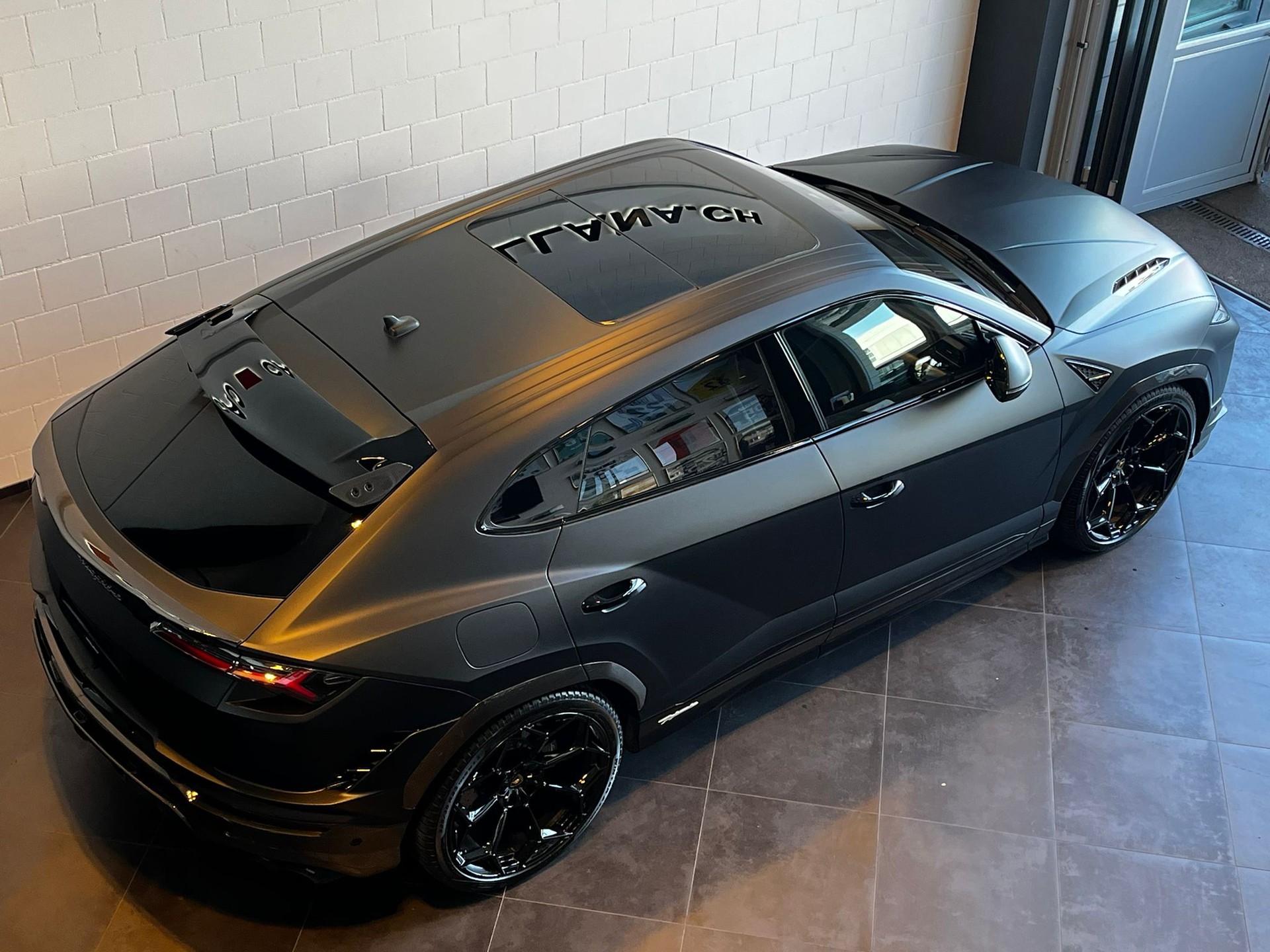 LAMBORGHINI Urus Performante-image-6