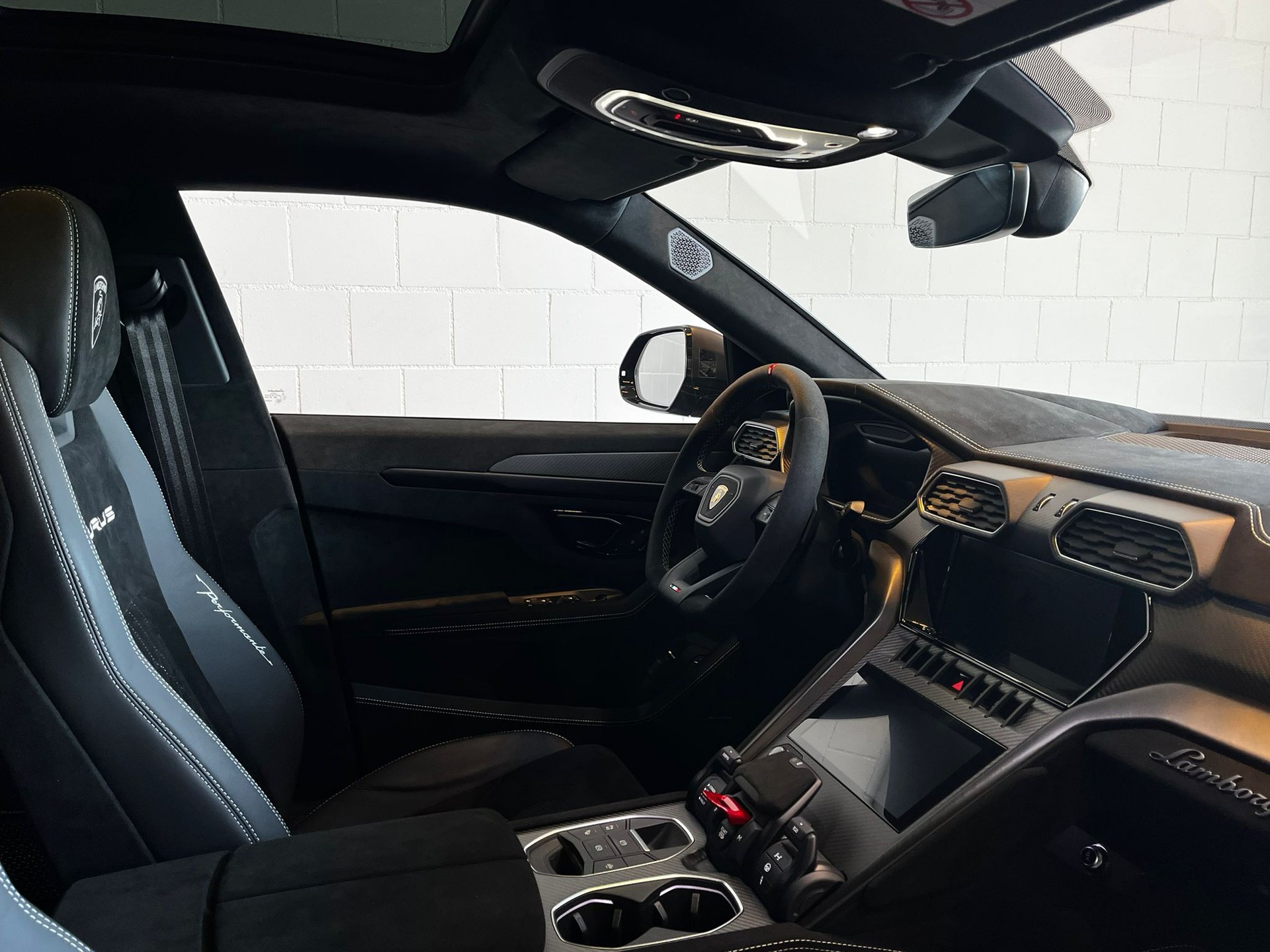 LAMBORGHINI Urus Performante-image-9
