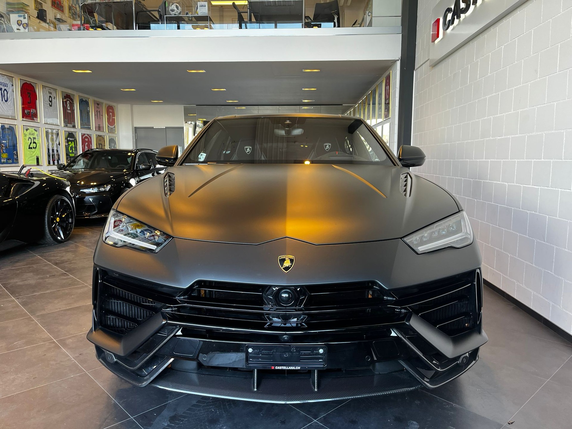 LAMBORGHINI Urus Performante-image-1