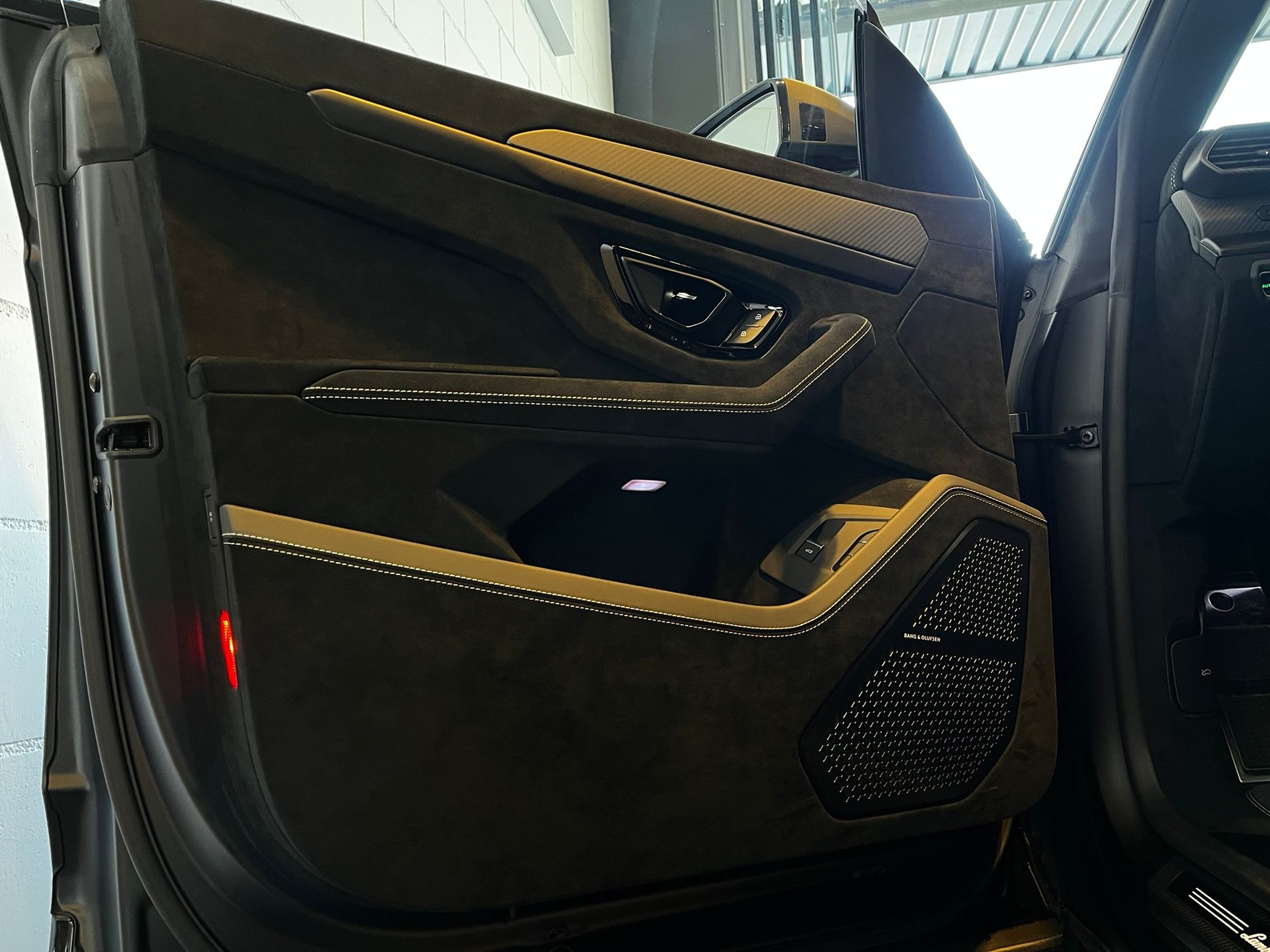 LAMBORGHINI Urus Performante-image-14