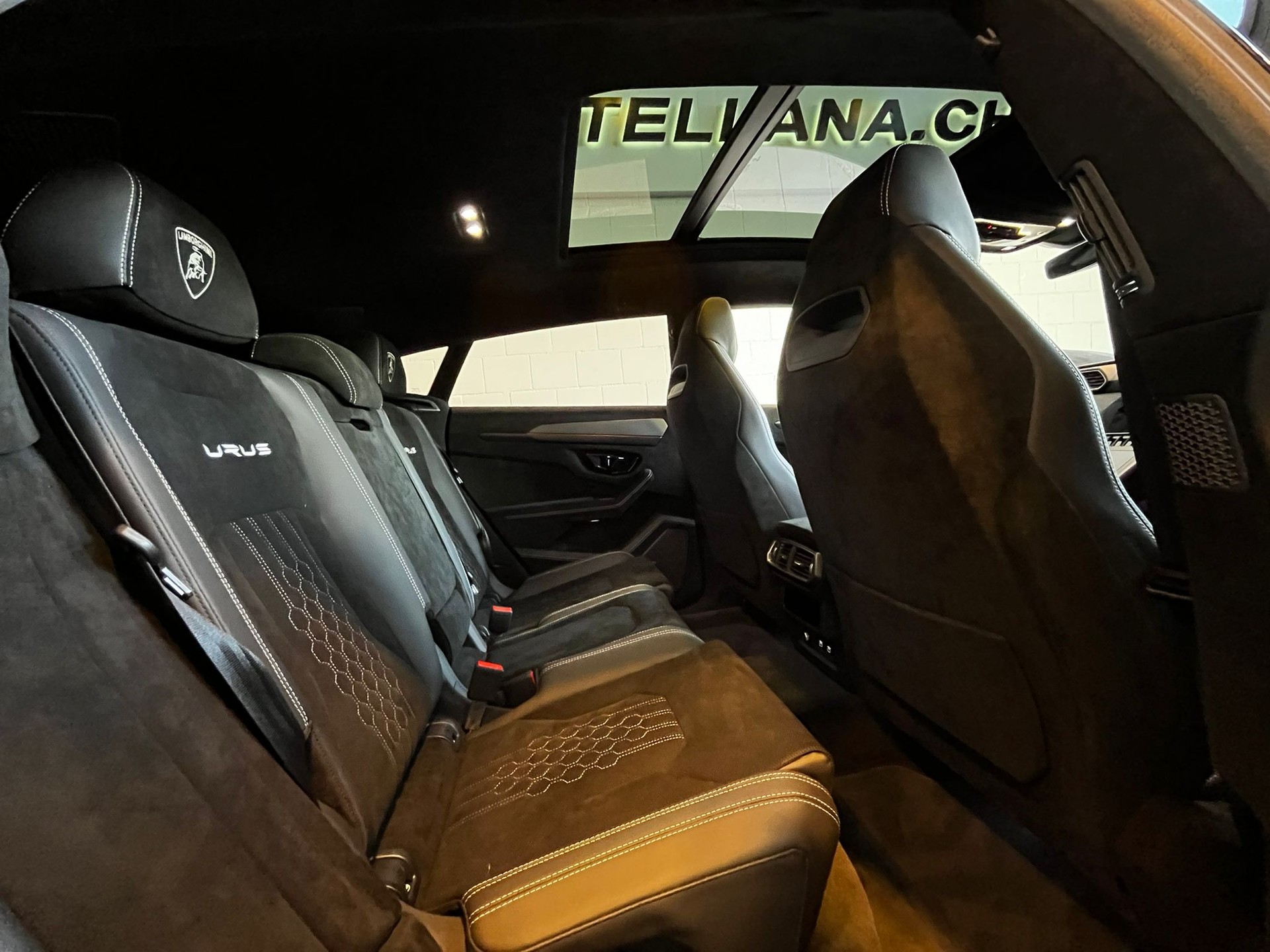 LAMBORGHINI Urus Performante-image-12