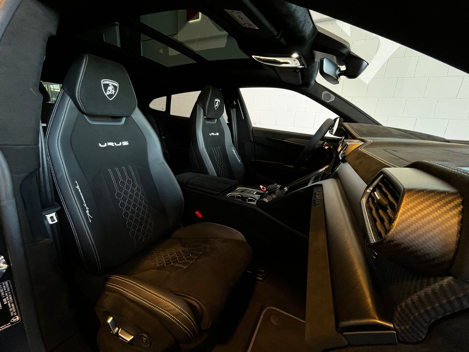 LAMBORGHINI Urus Performante-image-10