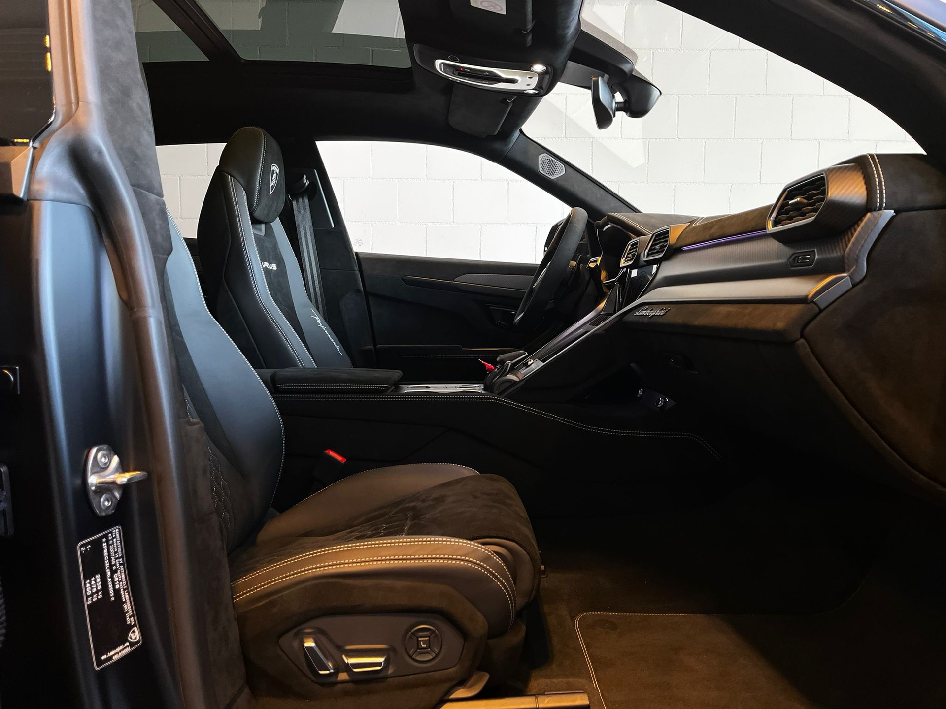 LAMBORGHINI Urus Performante-image-8