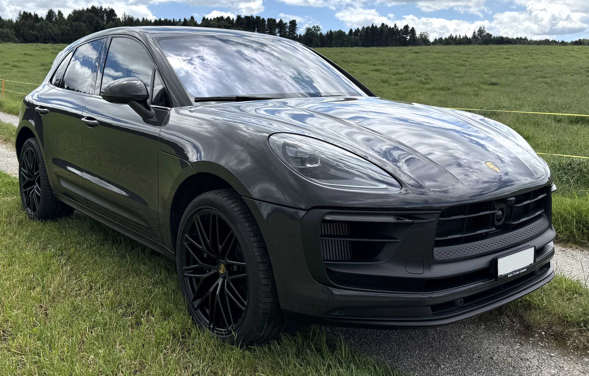 PORSCHE Macan GTS PDK CH Fz. mit Vollausstattung!-image-1