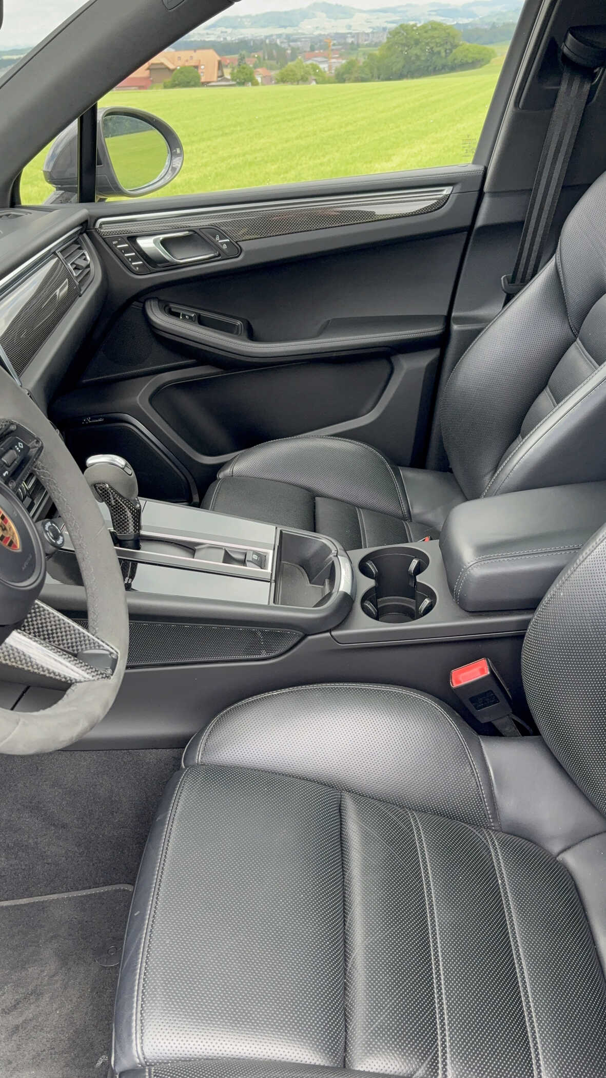 PORSCHE Macan GTS PDK CH Fz. mit Vollausstattung!-image-11