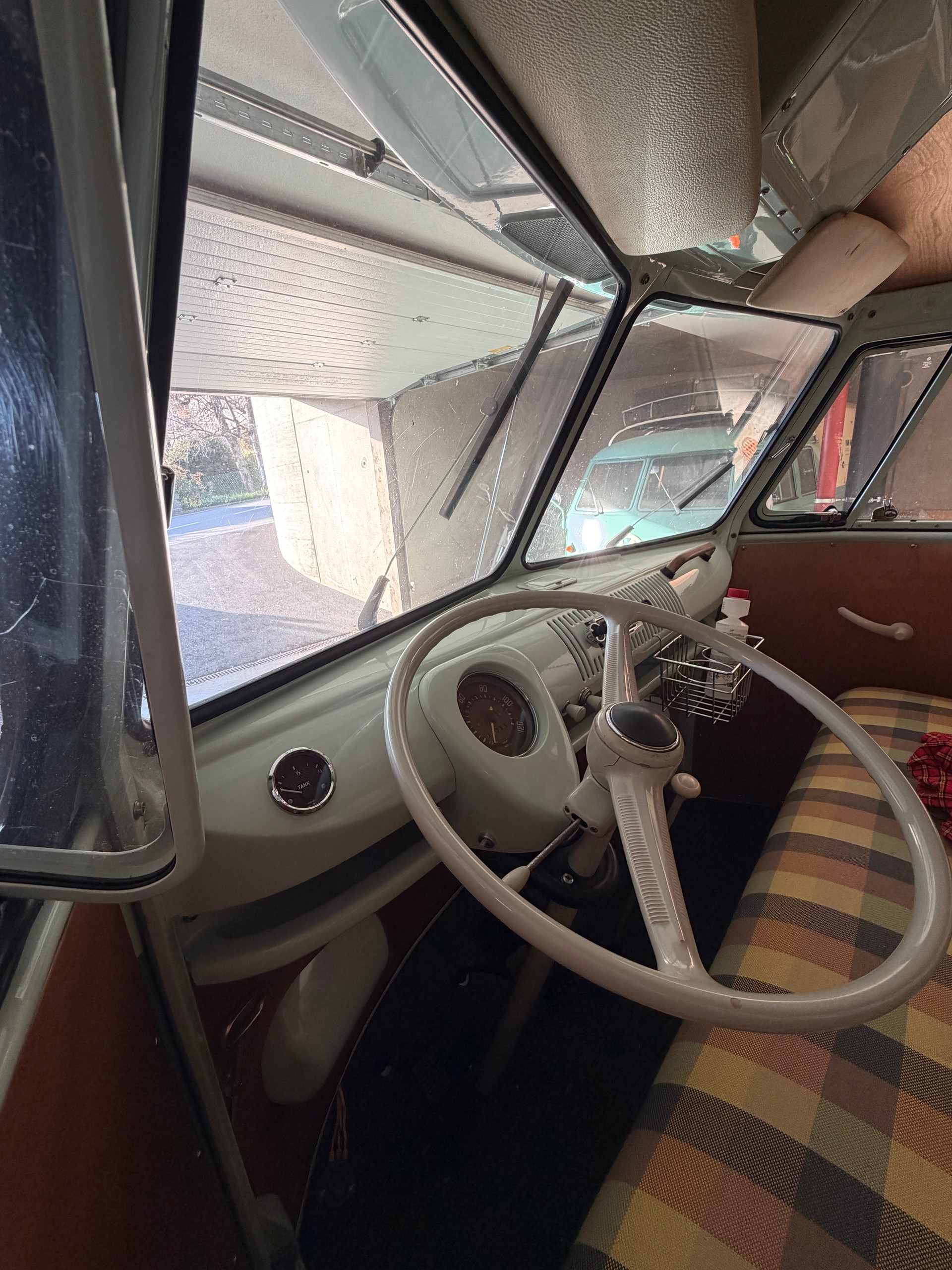 VW T1-image-15