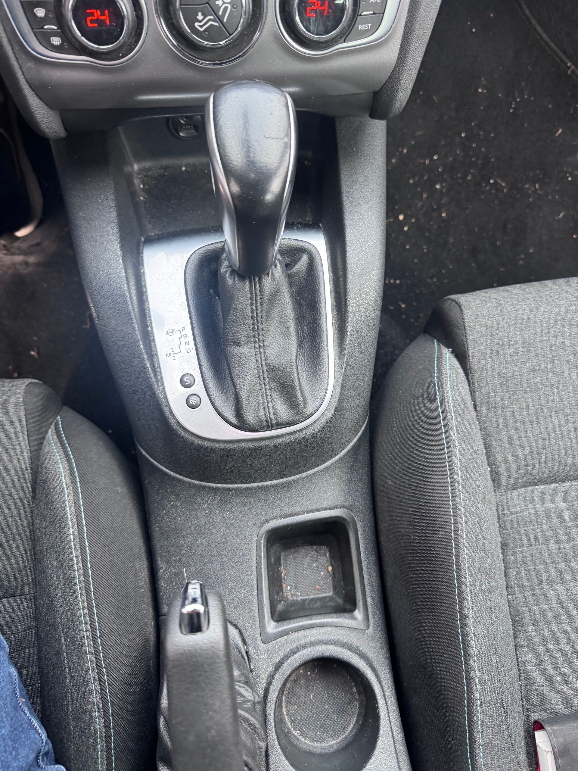 CITROEN C4 1.2 Pure Tech Shine Automatic-image-2