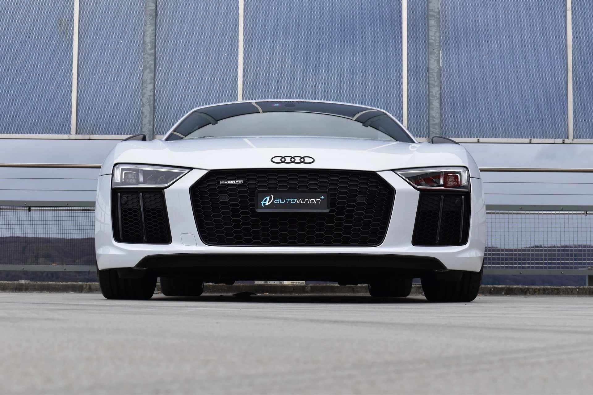 AUDI R8 COUPÉ 5.2 PLUS S-TRONIC CARBON l 611 PS-image-12