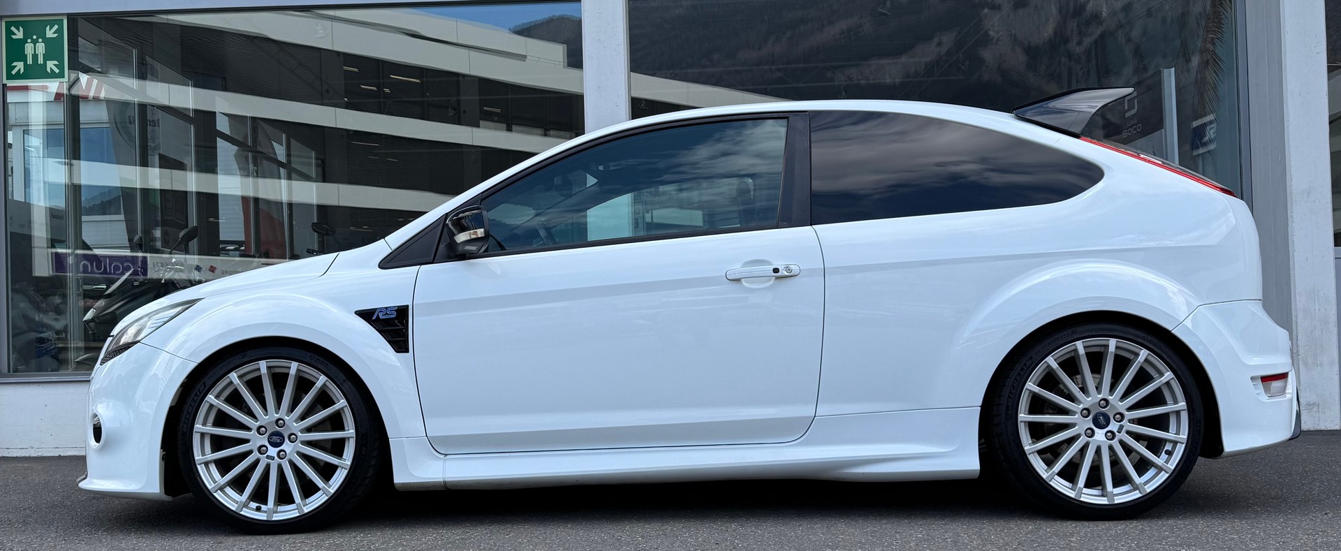 FORD Focus 2.5 Turbo RS500 Clone-showroom-element-2