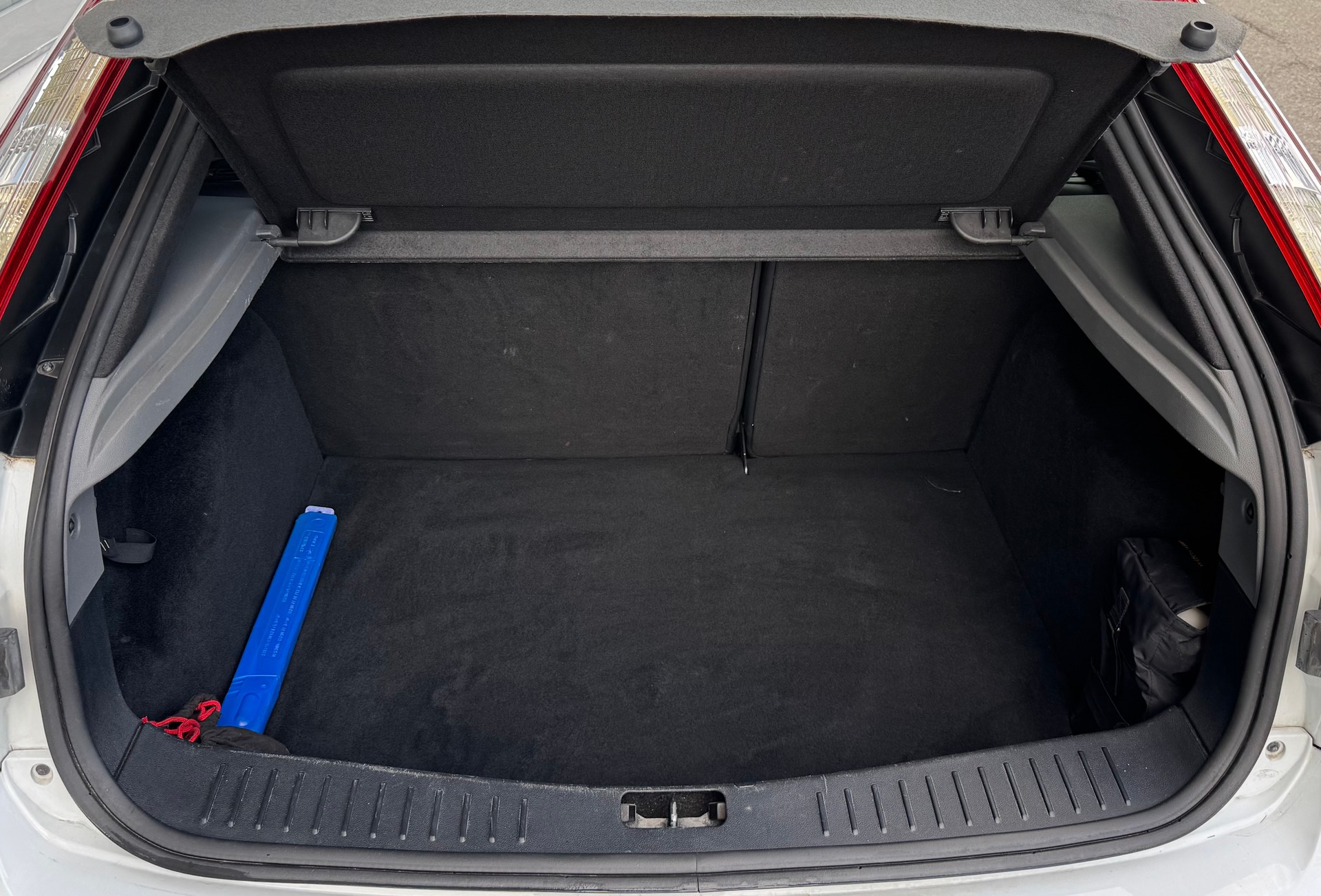 FORD Focus 2.5 Turbo RS500 Clone-image-12