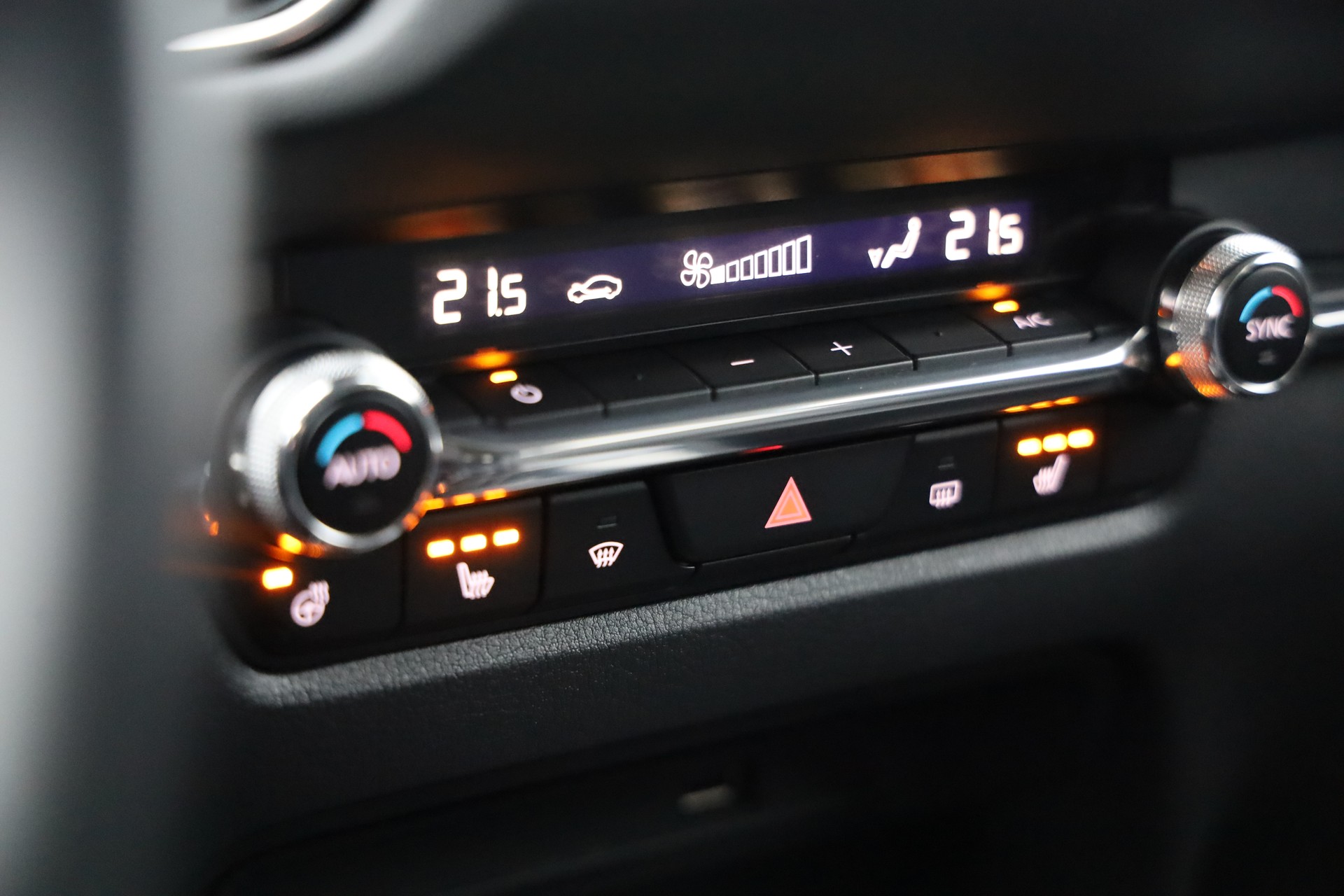 MAZDA CX-30 SKYACTIV-X M Hybrid 180 Revolution FWD Automat-image-12