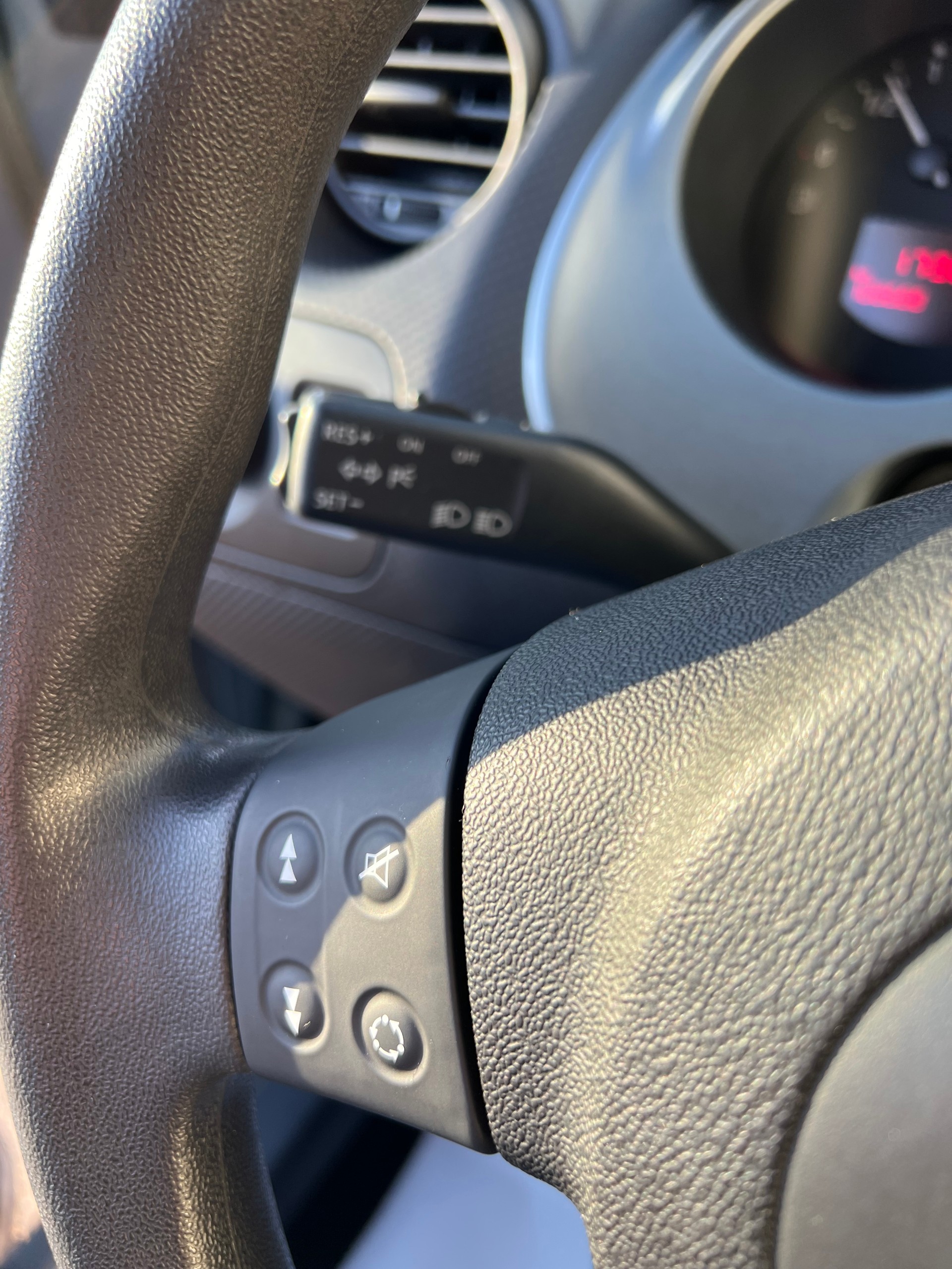 SEAT Altea 1.6 Reference-image-11