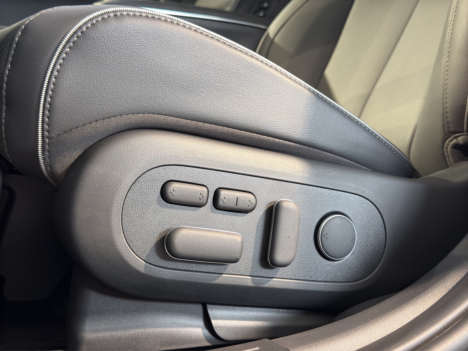 HYUNDAI Ioniq 5 Vertex 84kWh 4WD-image-19