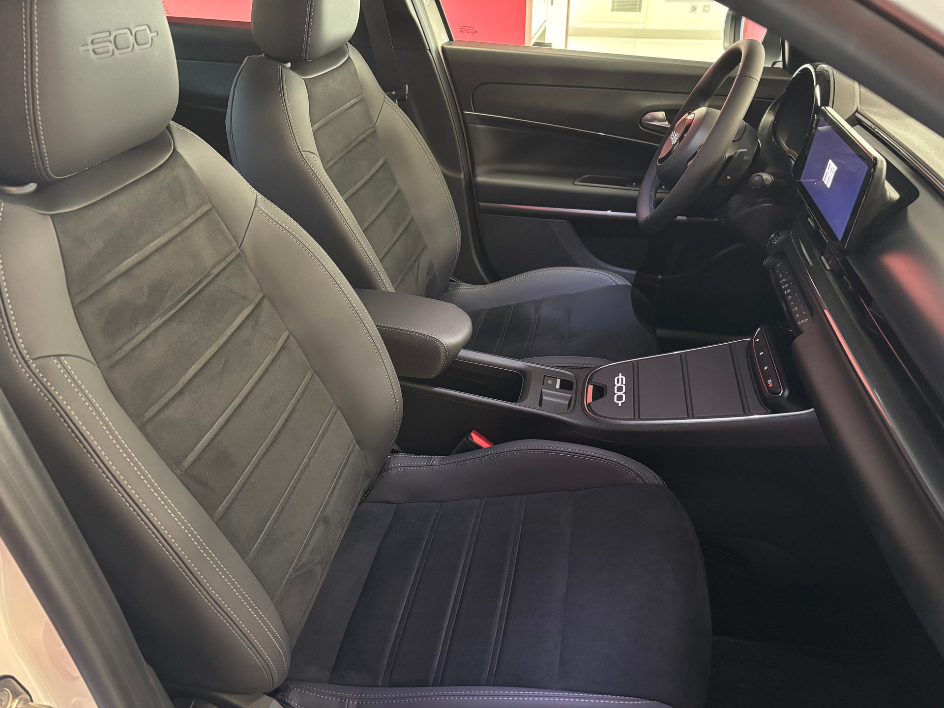 FIAT 600h Mild Hybrid Sport-image-4