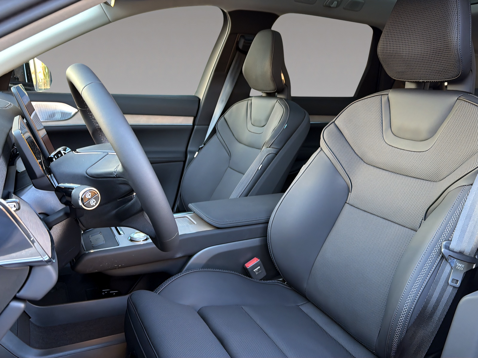 VOLVO EX 90 Twin Ultra AWD-image-6