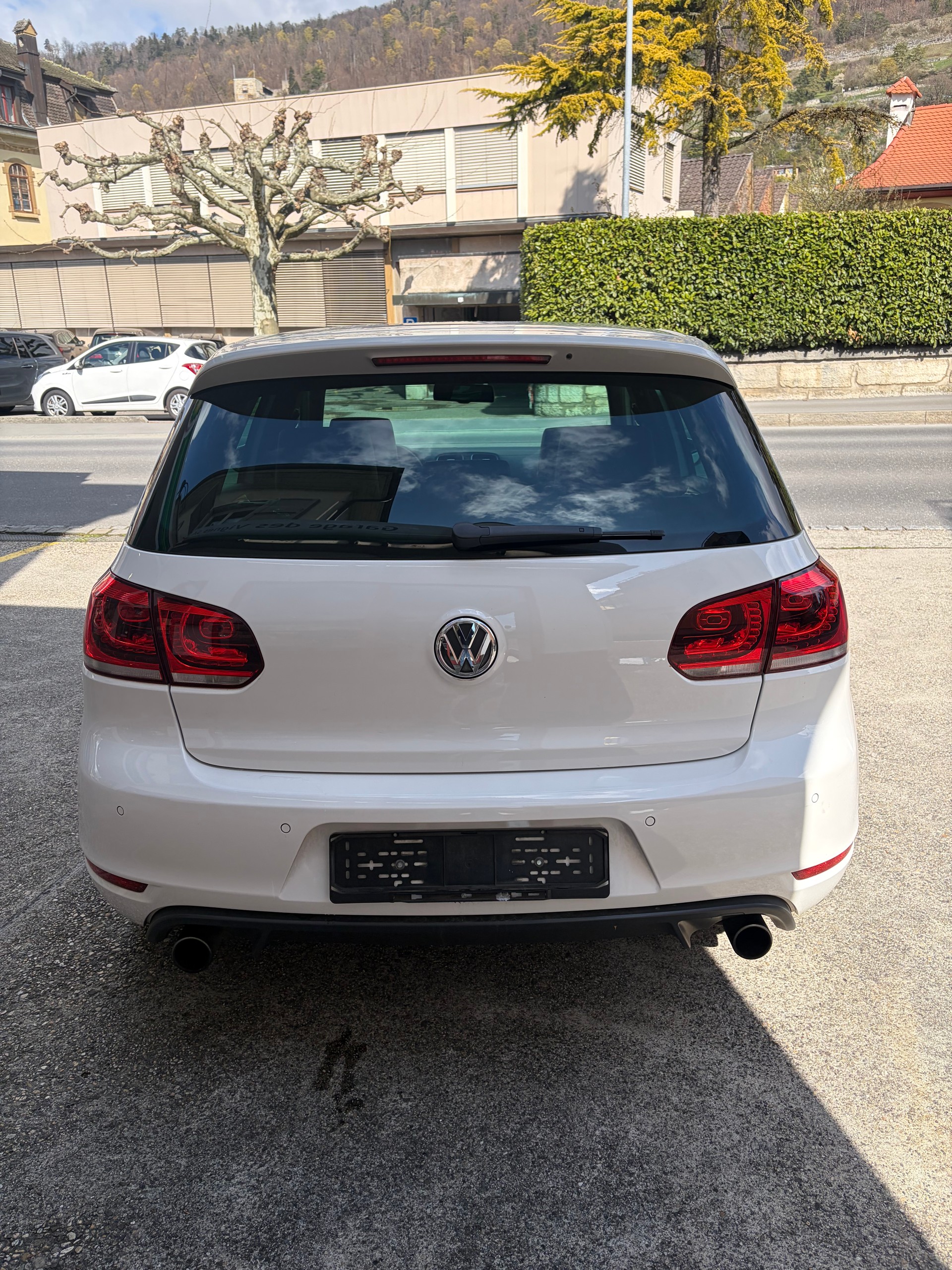 VW Golf 2.0 TSI GTI-image-3