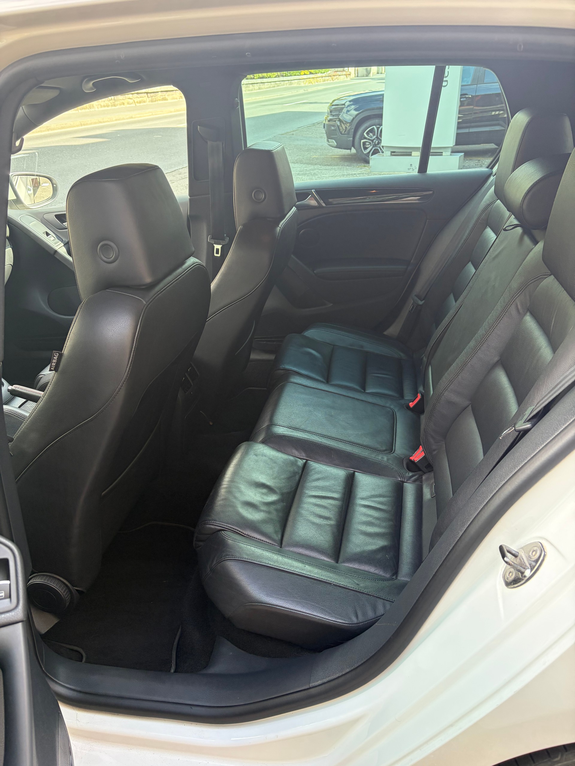 VW Golf 2.0 TSI GTI-image-7
