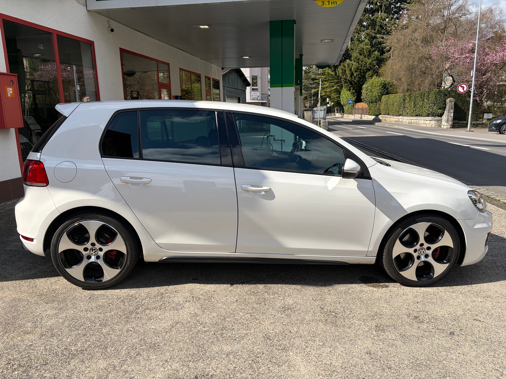 VW Golf 2.0 TSI GTI-image-4