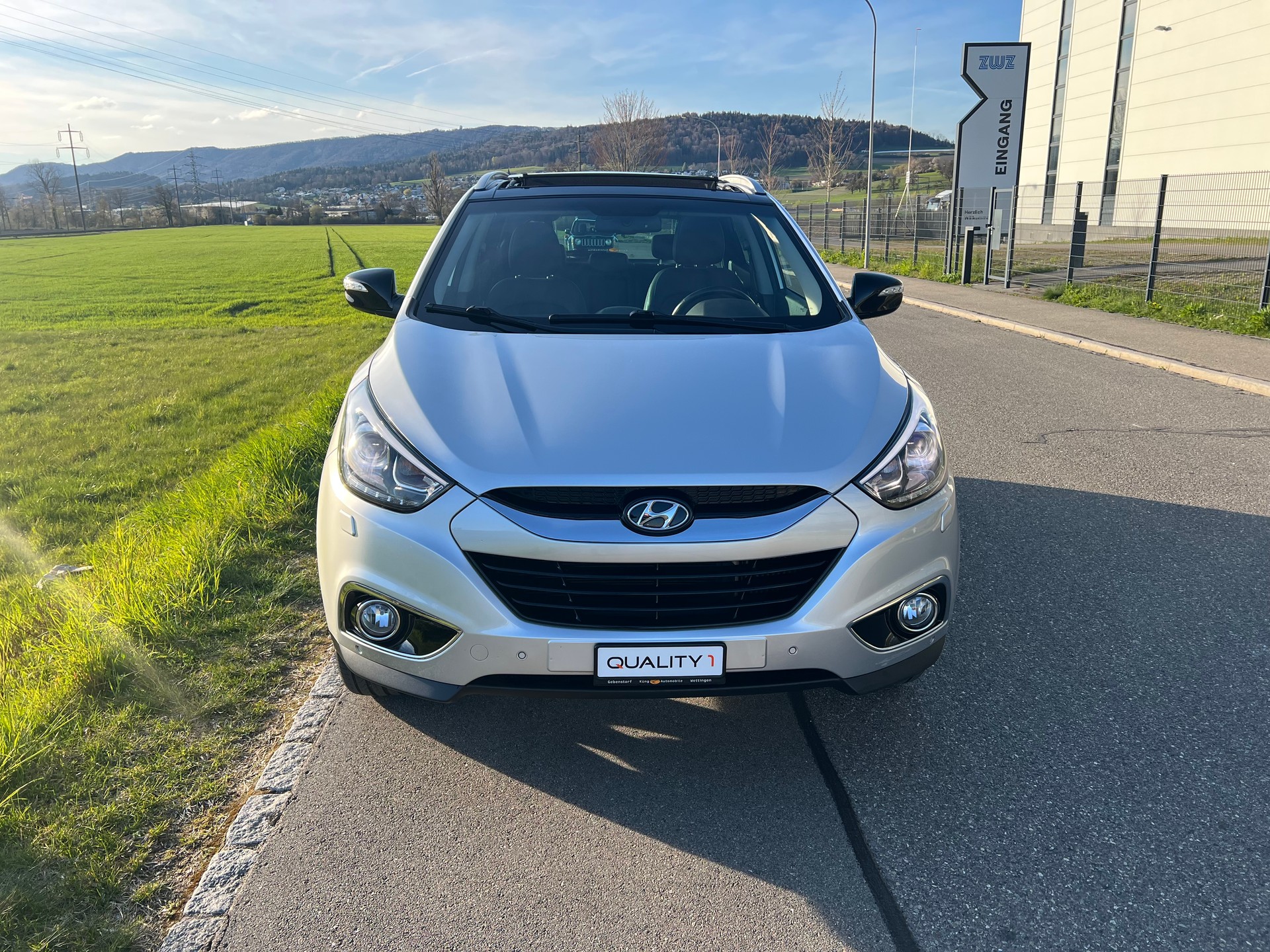 HYUNDAI iX 35 2.0 CRDi GO! Plus 4WD Automatic-image-4