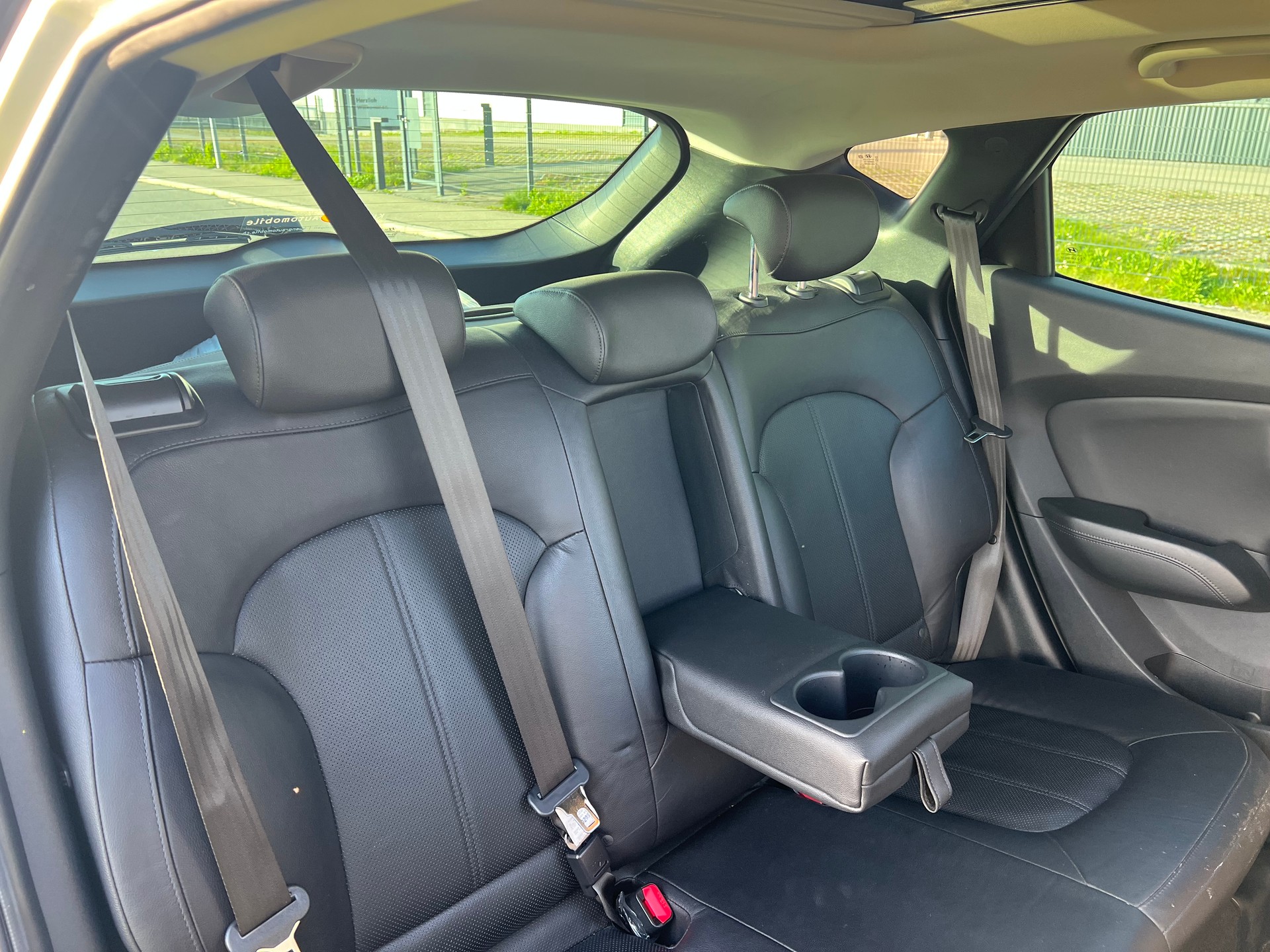 HYUNDAI iX 35 2.0 CRDi GO! Plus 4WD Automatic-image-25