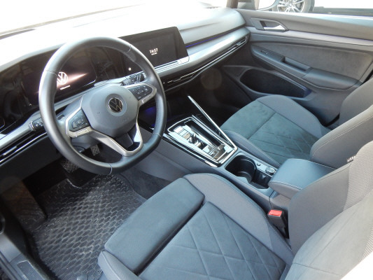 VW Golf Variant 2.0TSI Style 4Motion-image-5