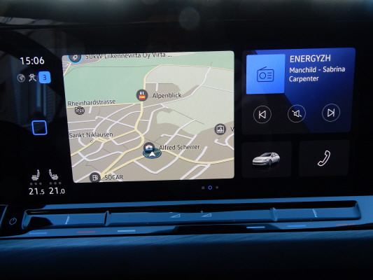 VW Golf Variant 2.0TSI Style 4Motion-image-12
