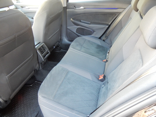 VW Golf Variant 2.0TSI Style 4Motion-image-7