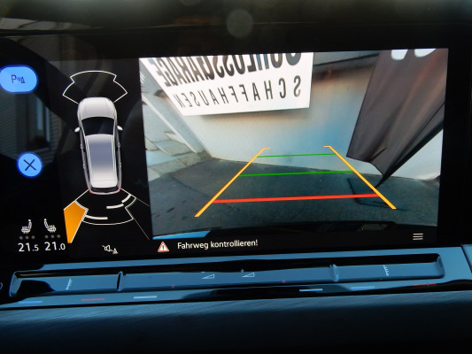 VW Golf Variant 2.0TSI Style 4Motion-image-14
