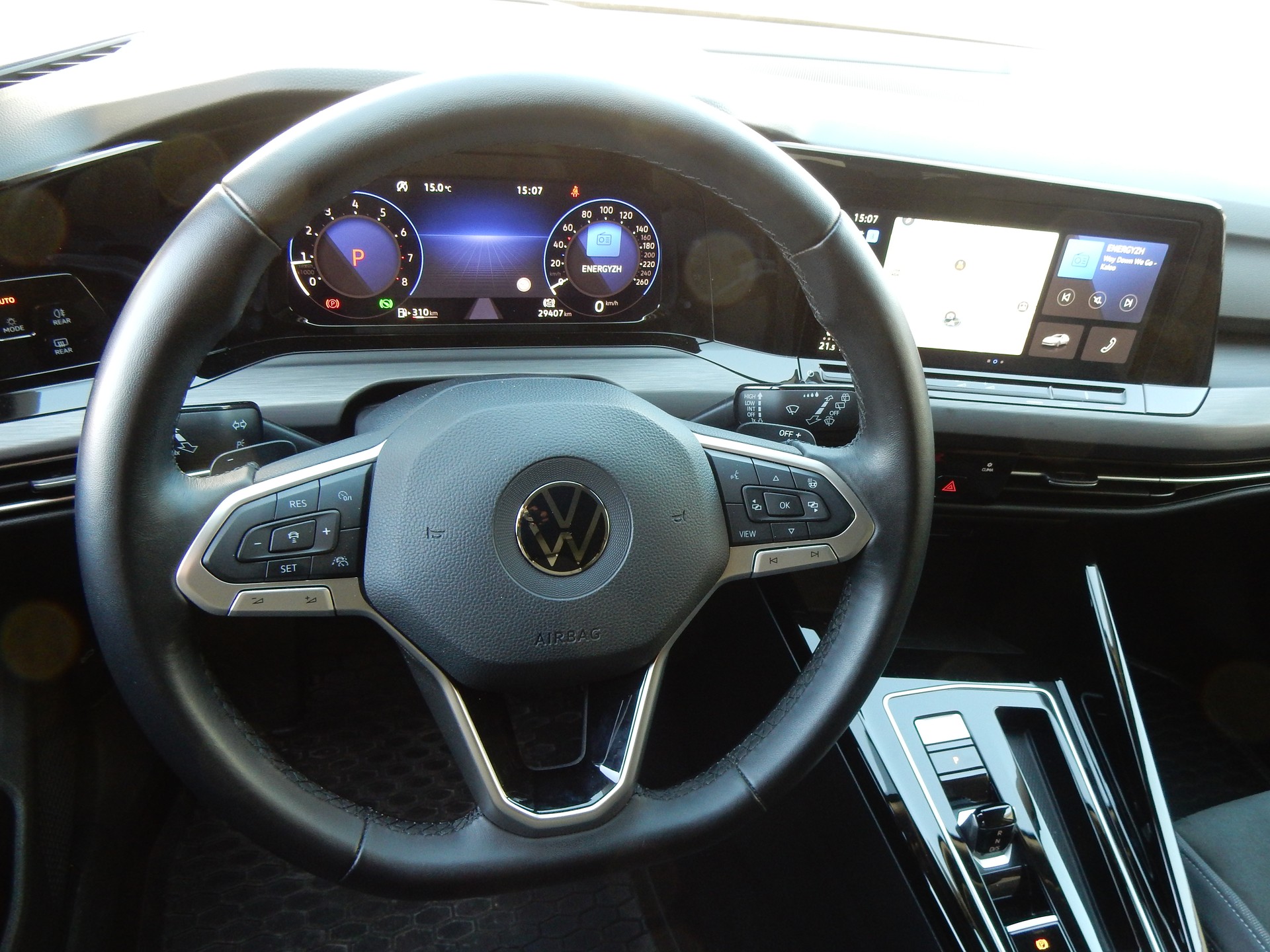 VW Golf Variant 2.0TSI Style 4Motion-image-15