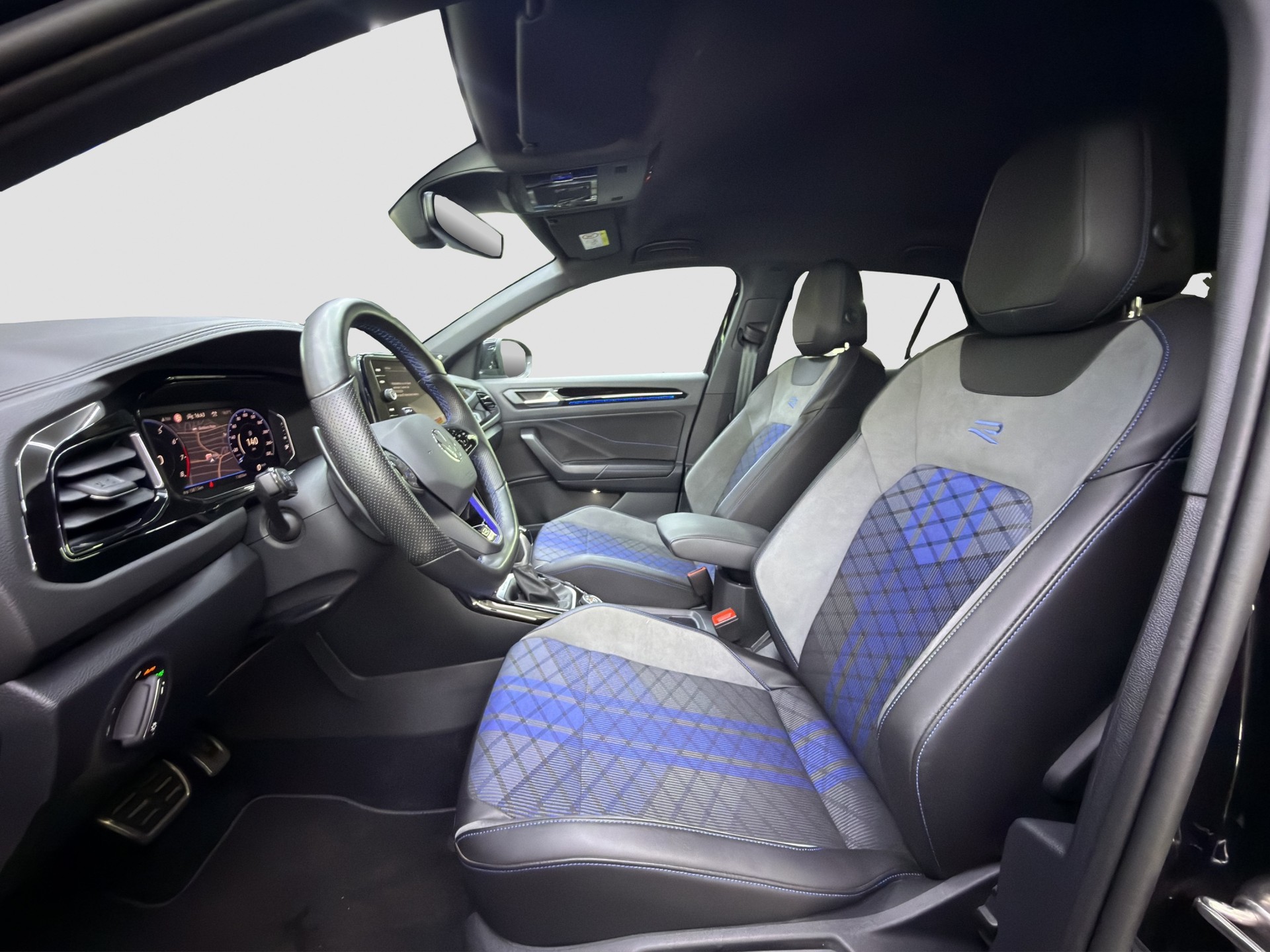 VW T-Roc 2.0 TSI R Akrapovič DSG 4Motion-image-12