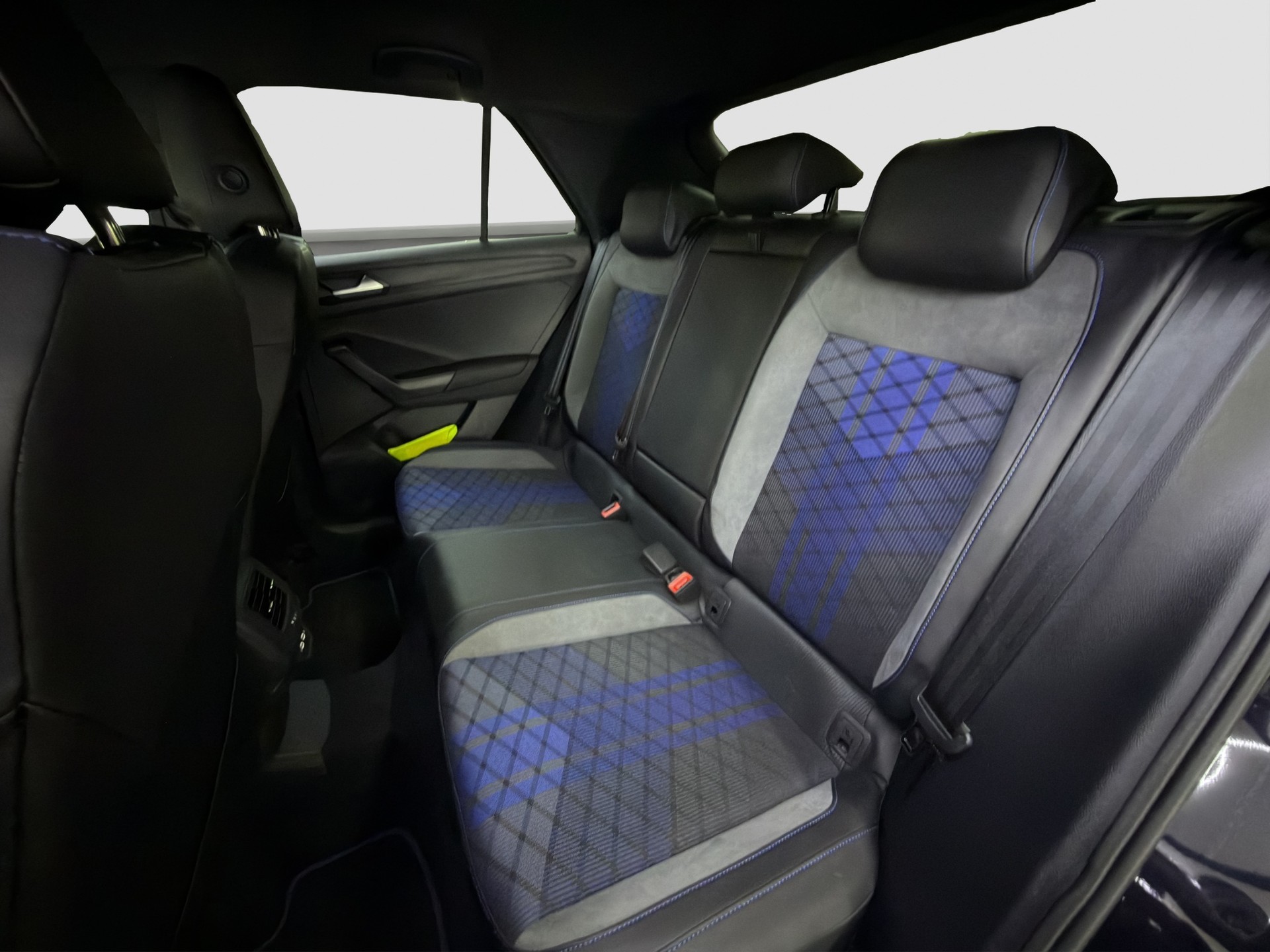 VW T-Roc 2.0 TSI R Akrapovič DSG 4Motion-image-13