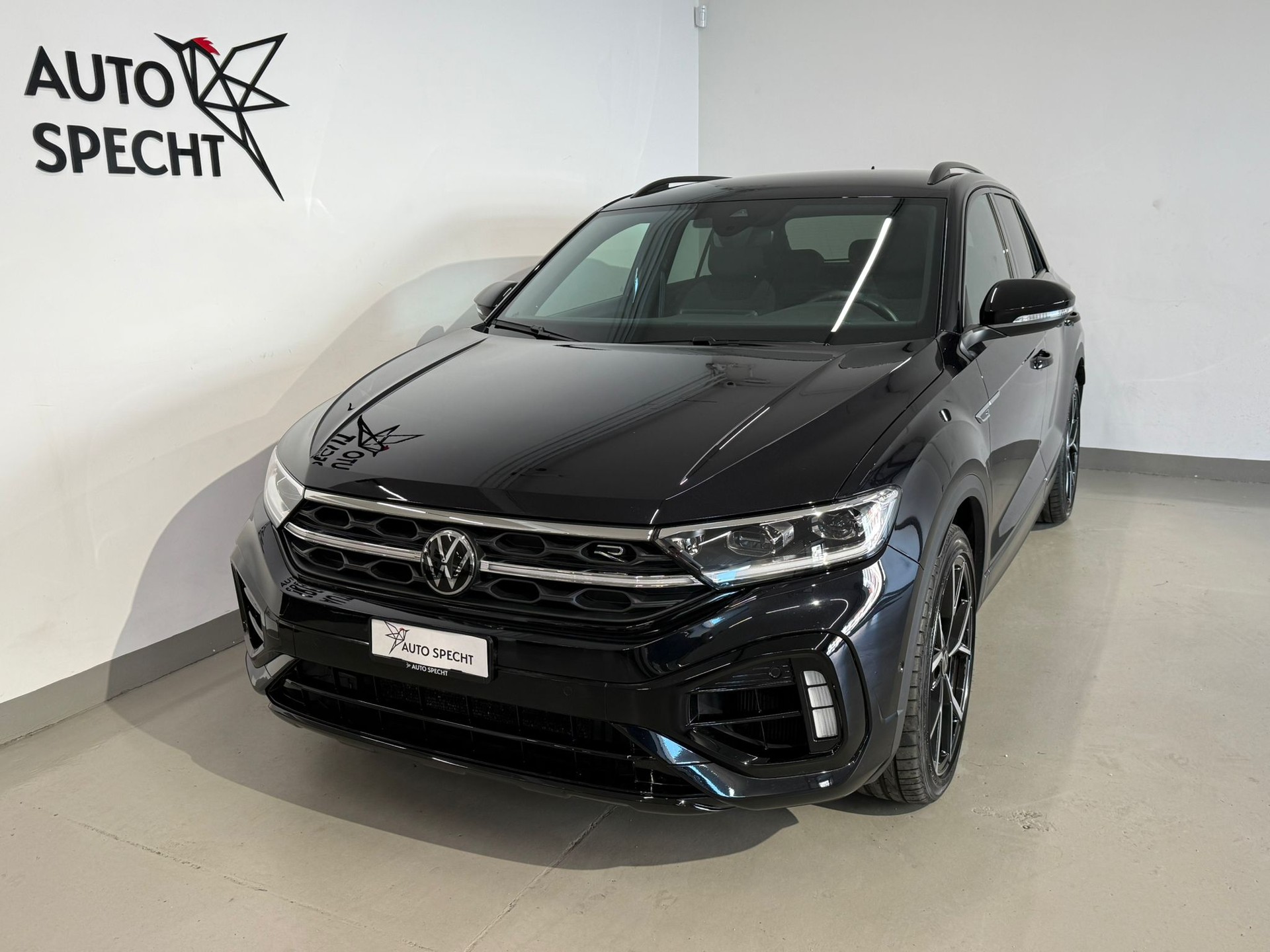 VW T-Roc 2.0 TSI R Akrapovič DSG 4Motion-image-0