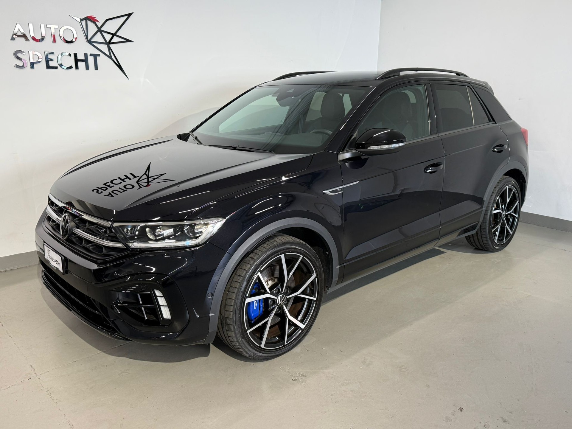 VW T-Roc 2.0 TSI R Akrapovič DSG 4Motion-image-2
