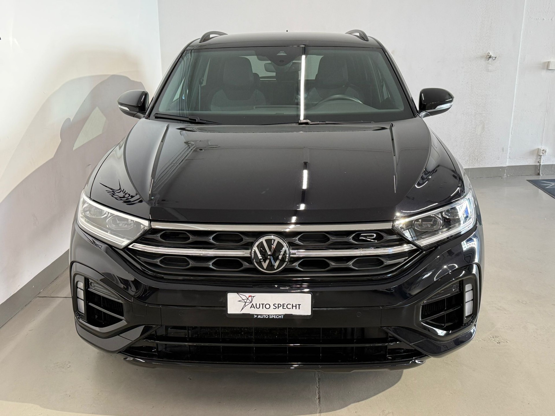 VW T-Roc 2.0 TSI R Akrapovič DSG 4Motion-image-3