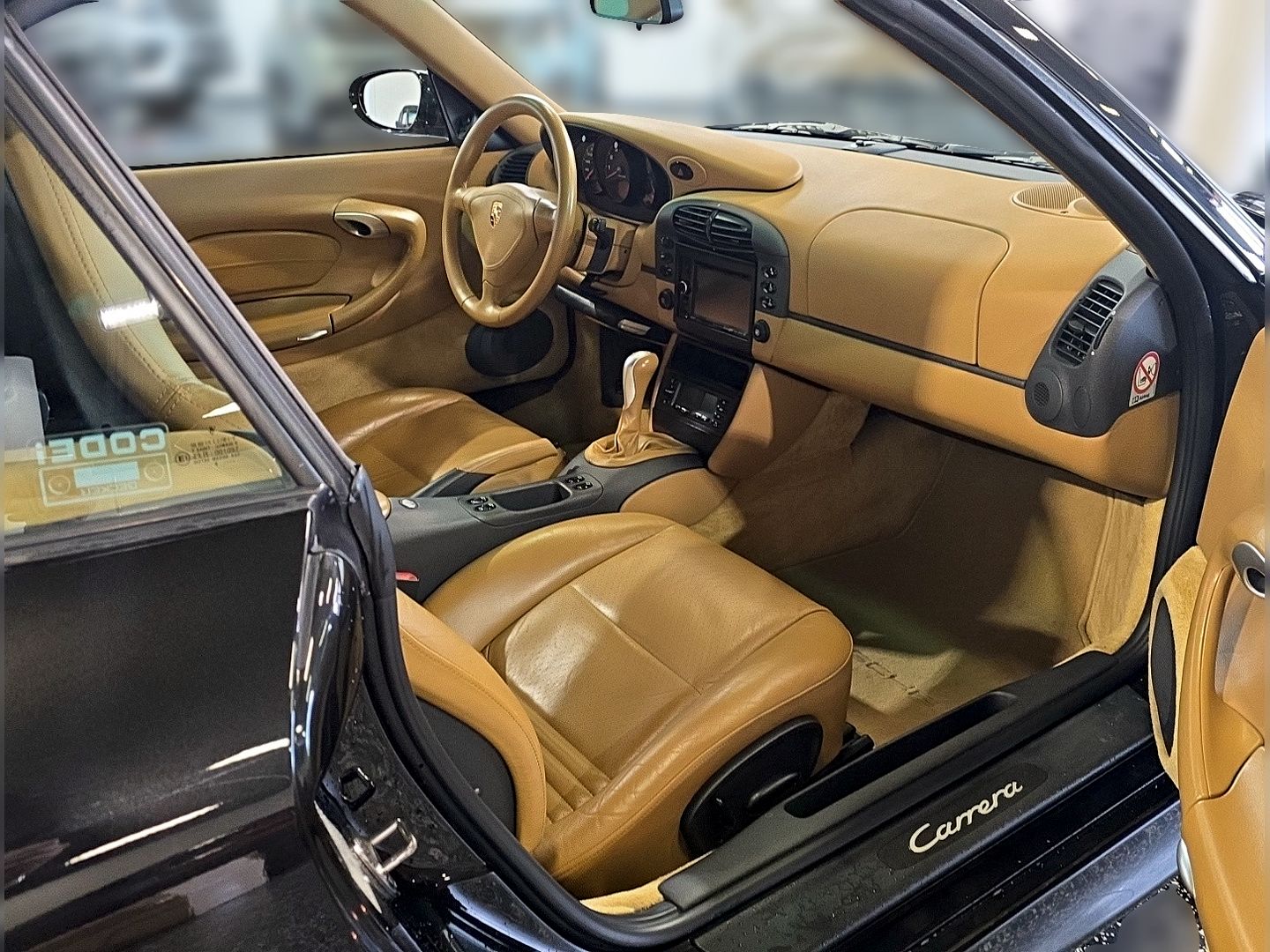 PORSCHE 911 Carrera Cabrio-image-9