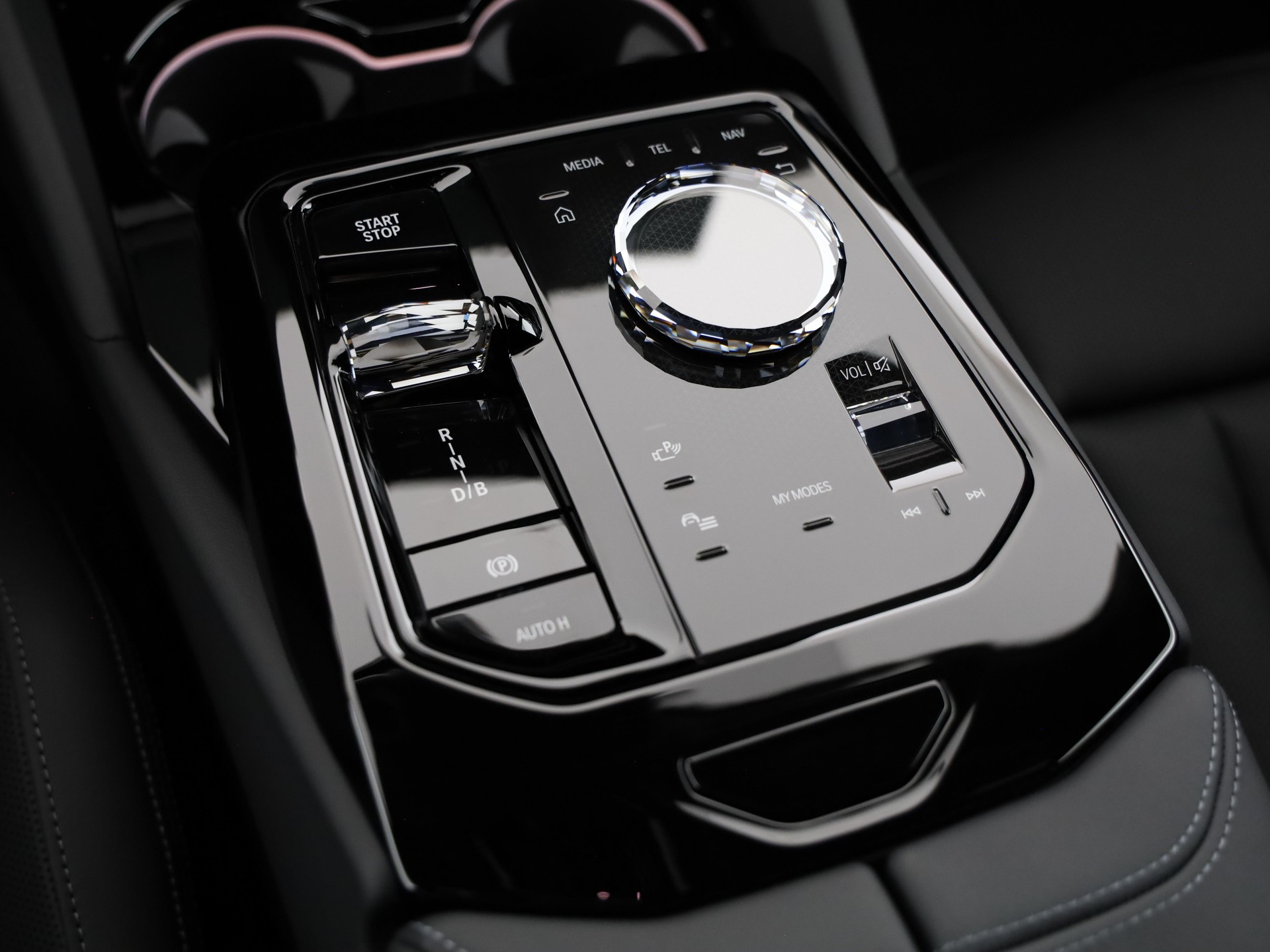 BMW i5 xDrive40 Touring-image-17