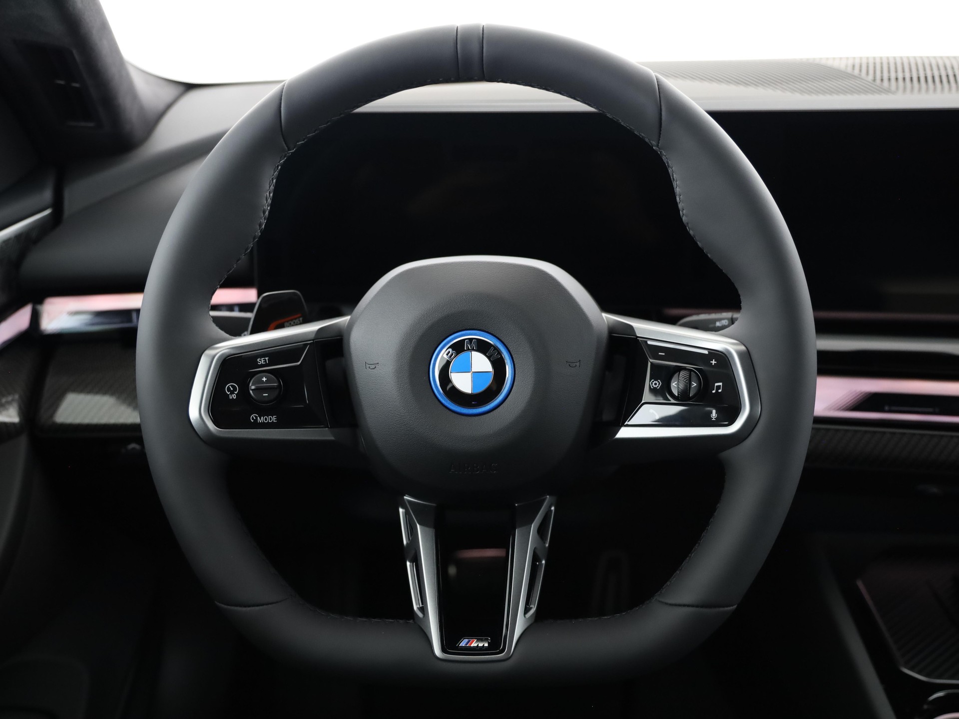 BMW i5 xDrive40 Touring-image-18