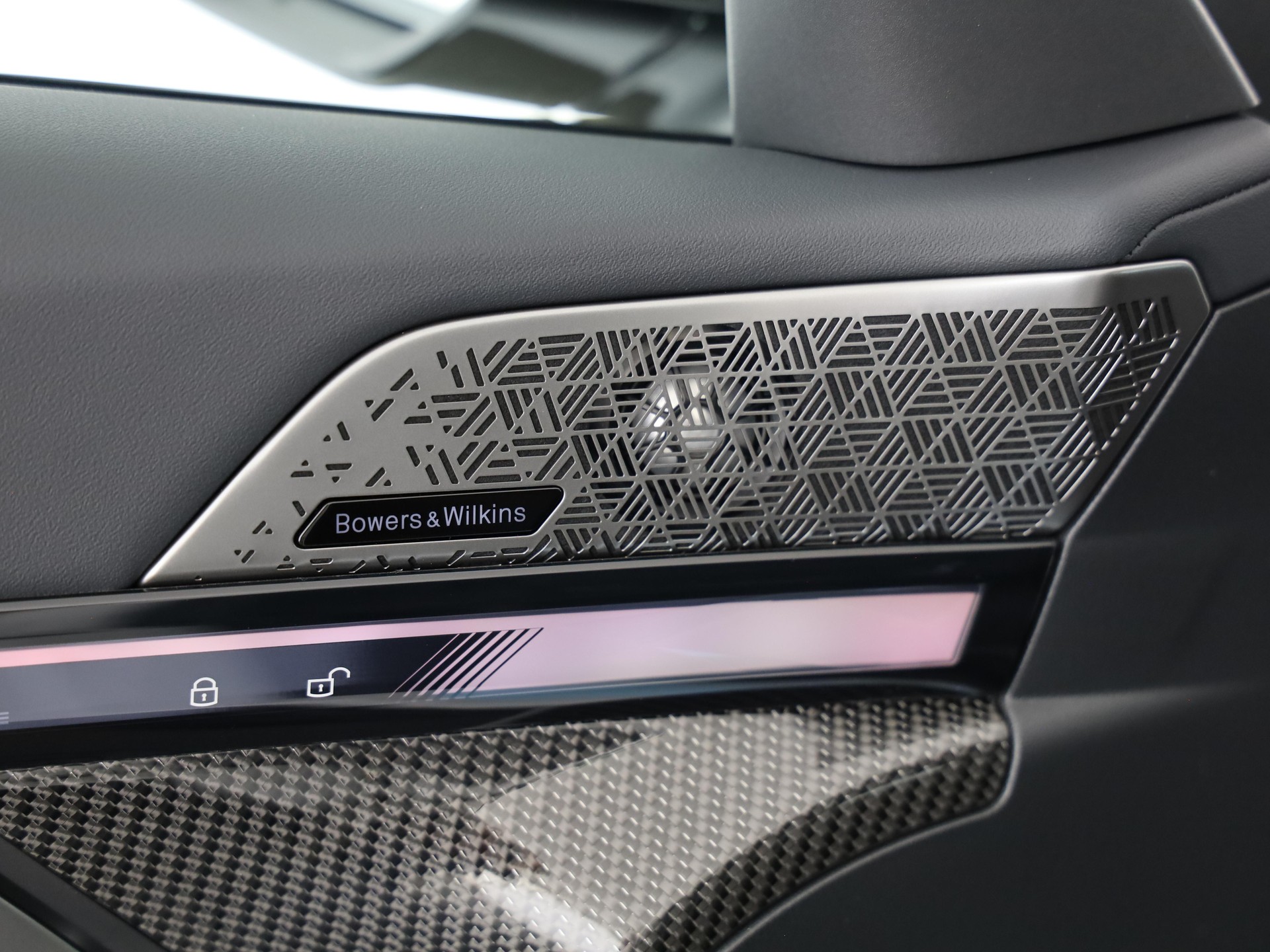 BMW i5 xDrive40 Touring-image-10