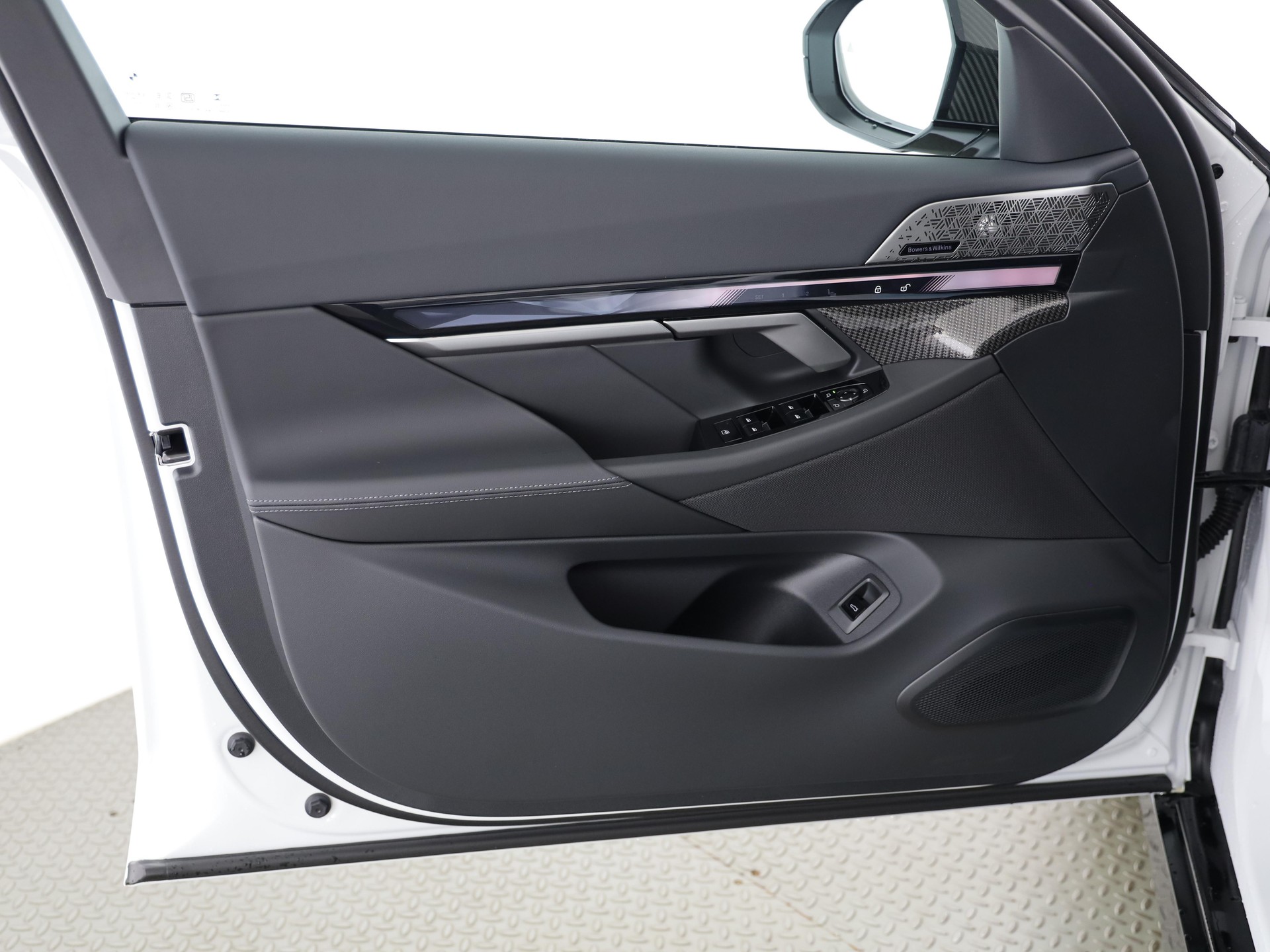 BMW i5 xDrive40 Touring-image-9