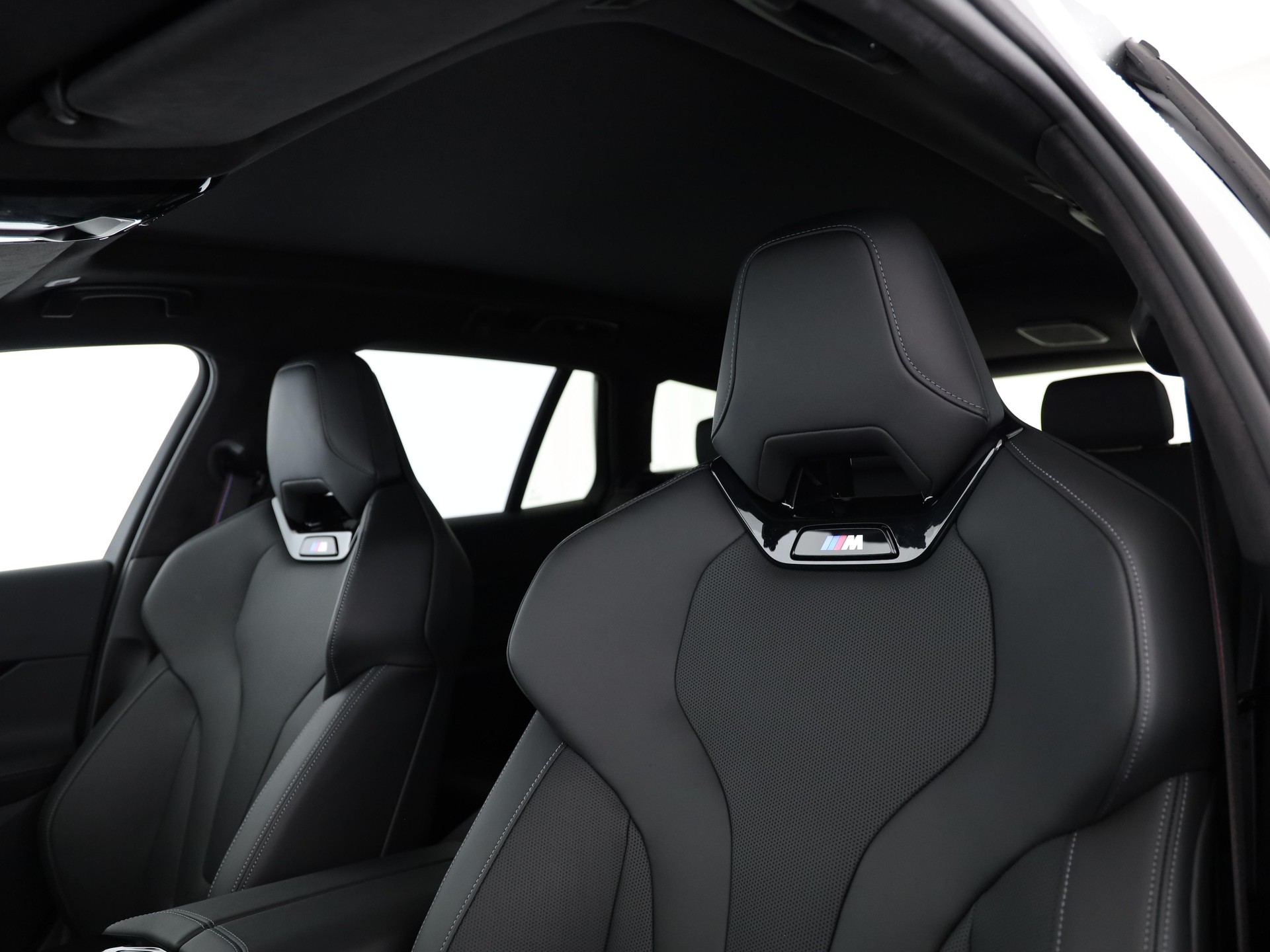 BMW i5 xDrive40 Touring-image-11